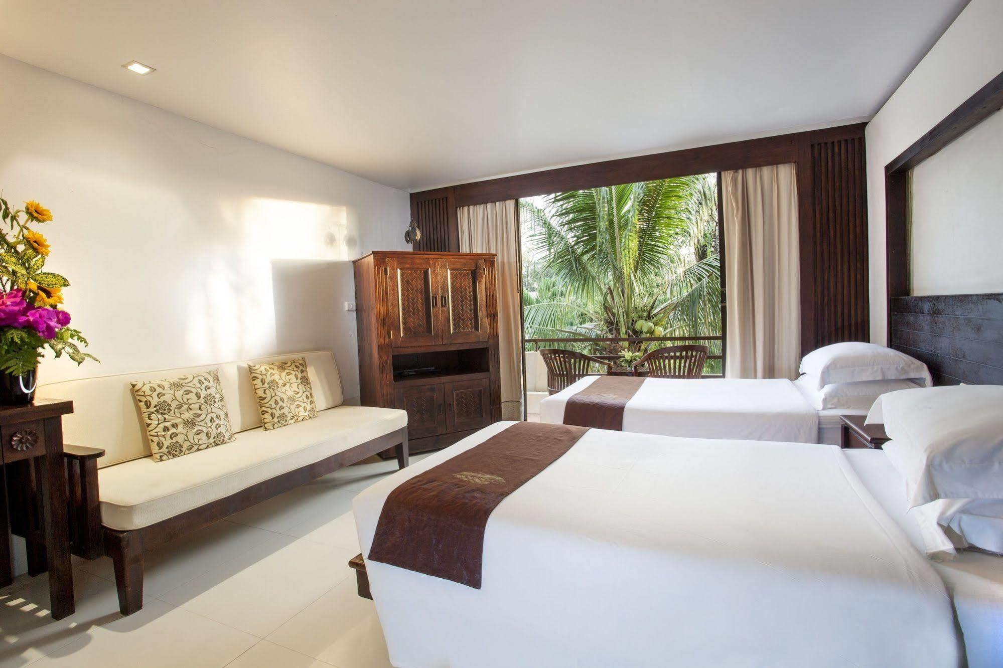 Safari Beach Hotel Patong Hotel