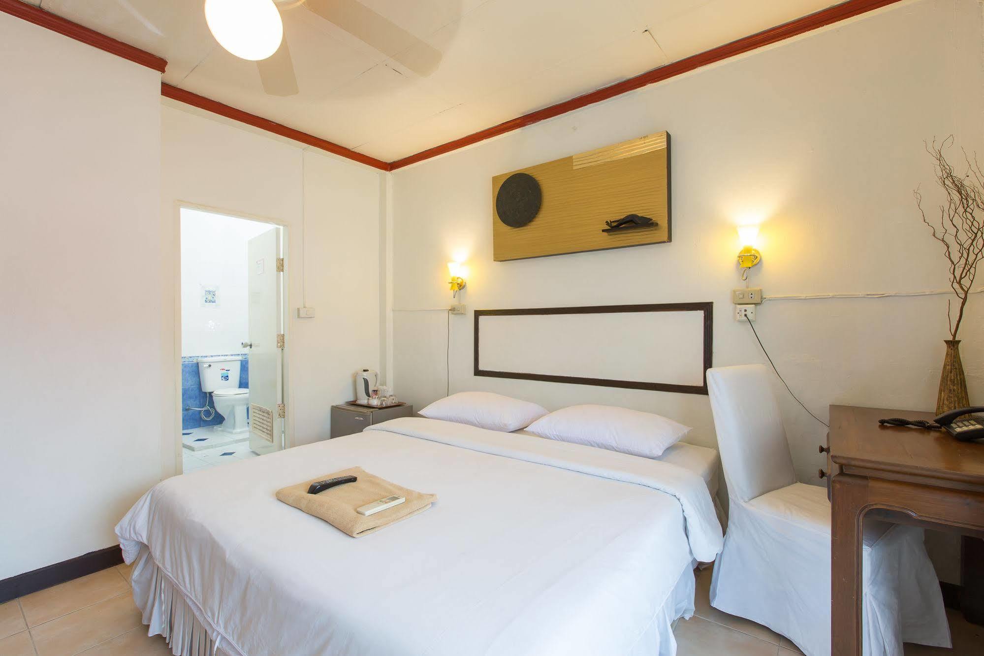 Connect Guest house Patong