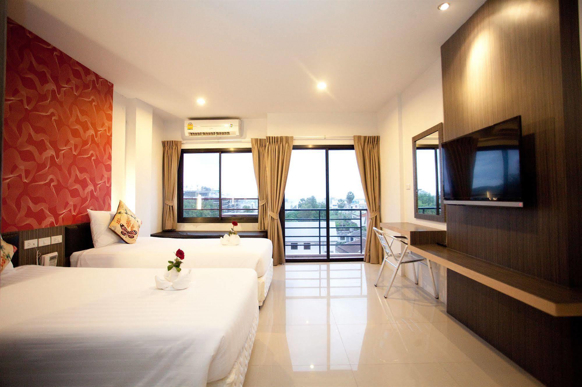 Patong By Icheck Hotel 3*