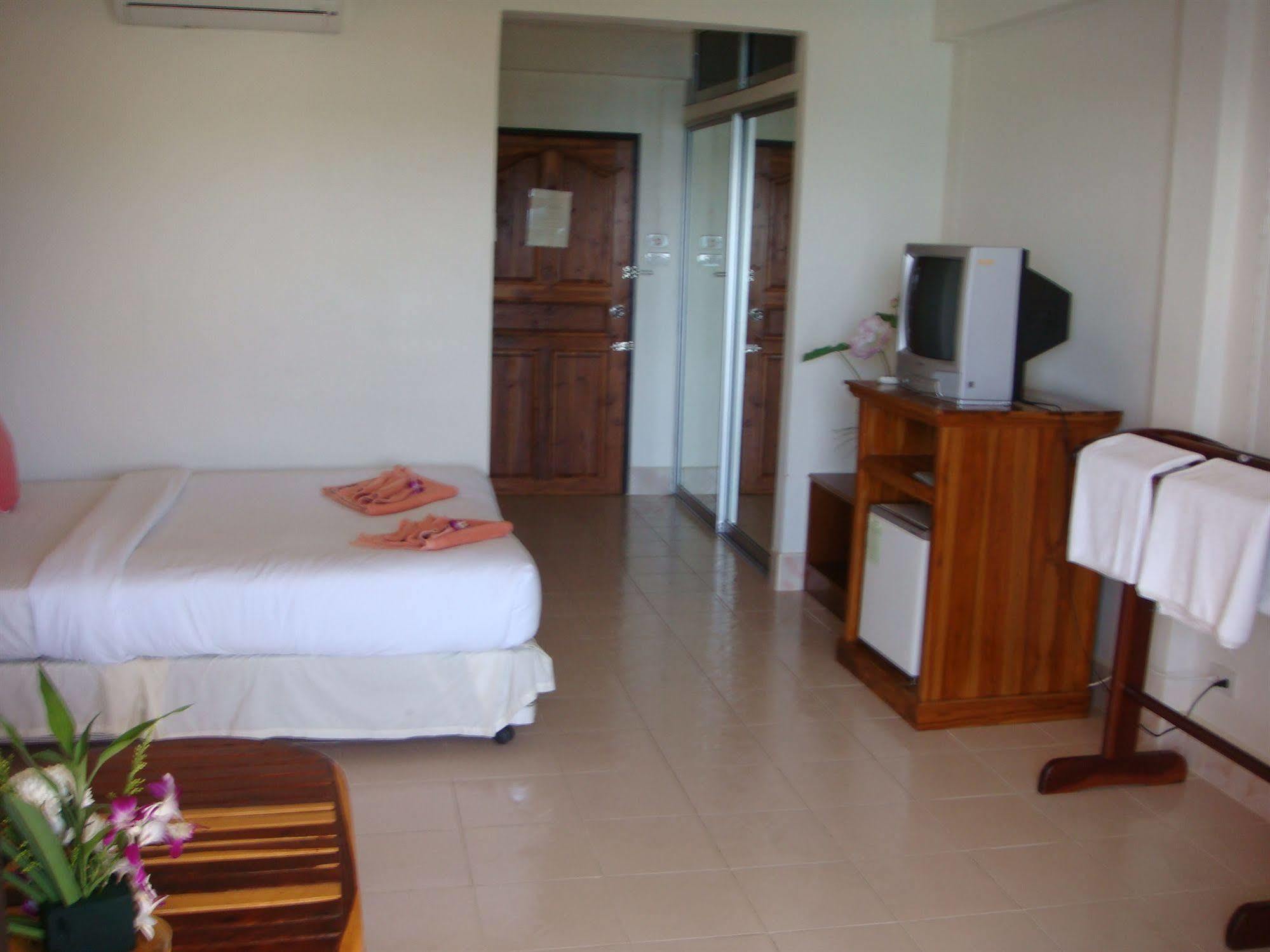 Resort Baan Hill Phuket 3*