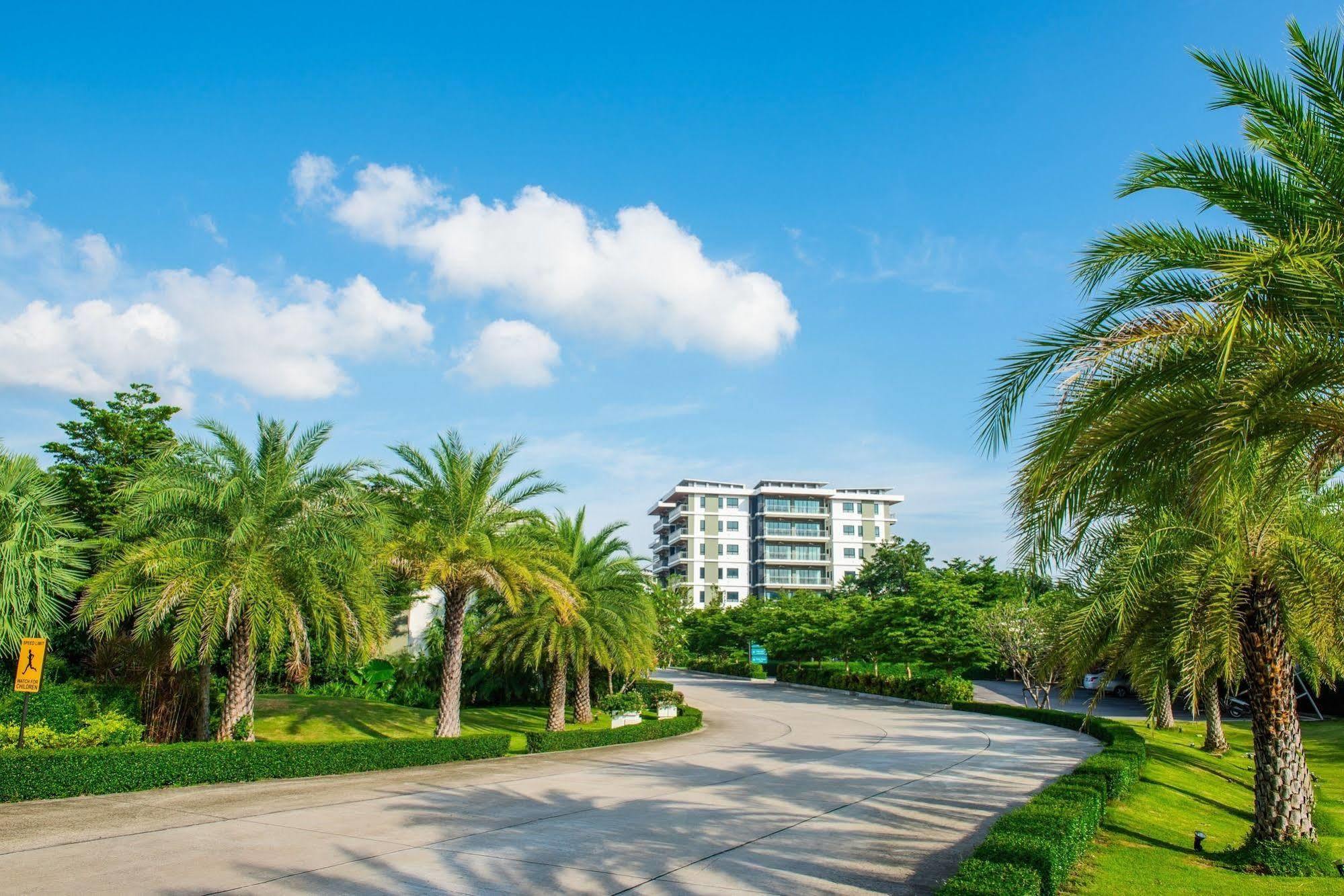 Aparthotel Chalong Miracle Lakeview Phuket