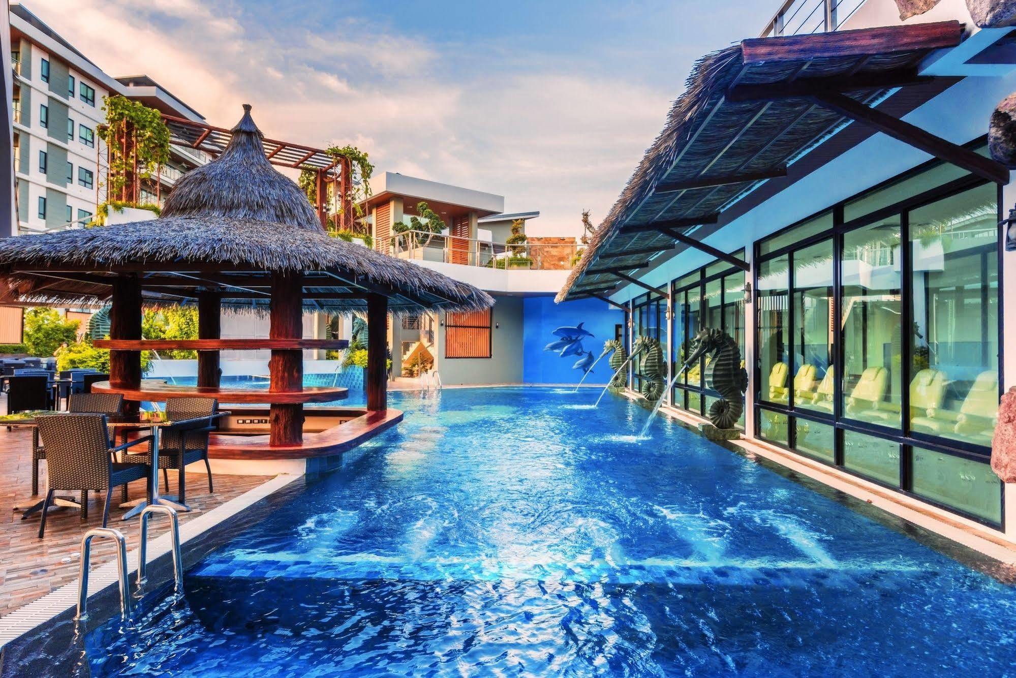Chalong Miracle Lakeview Aparthotel 4*