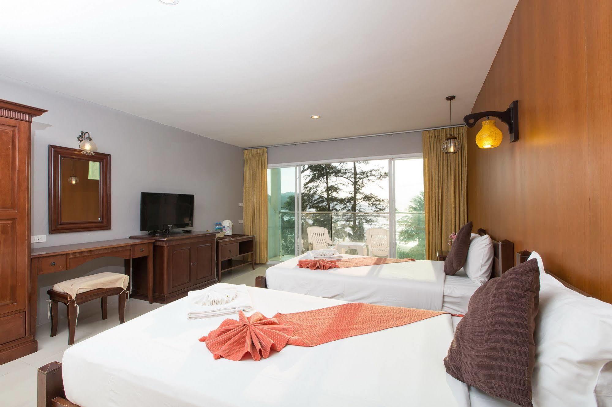 Time Out Beachfront Hotel Patong