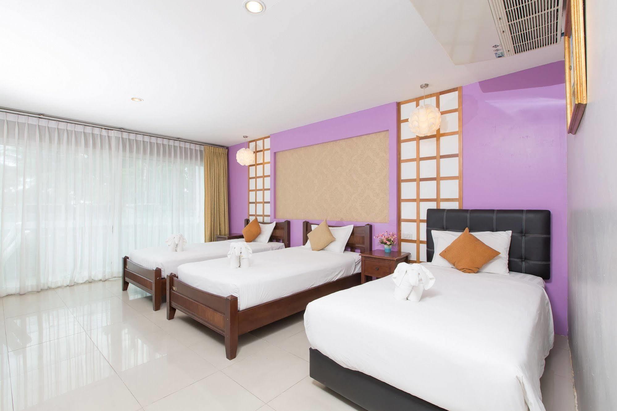 Time Out Beachfront Hotel