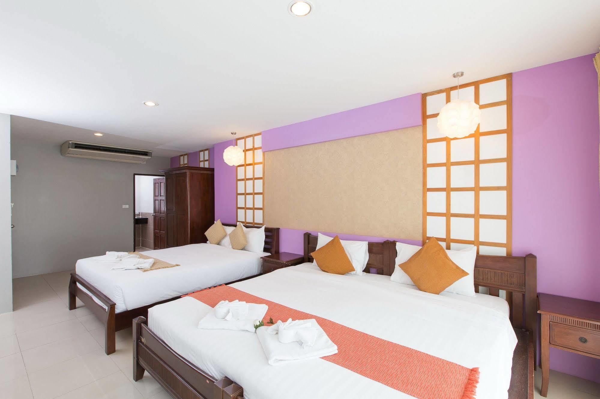 Time Out Beachfront Hotel Patong