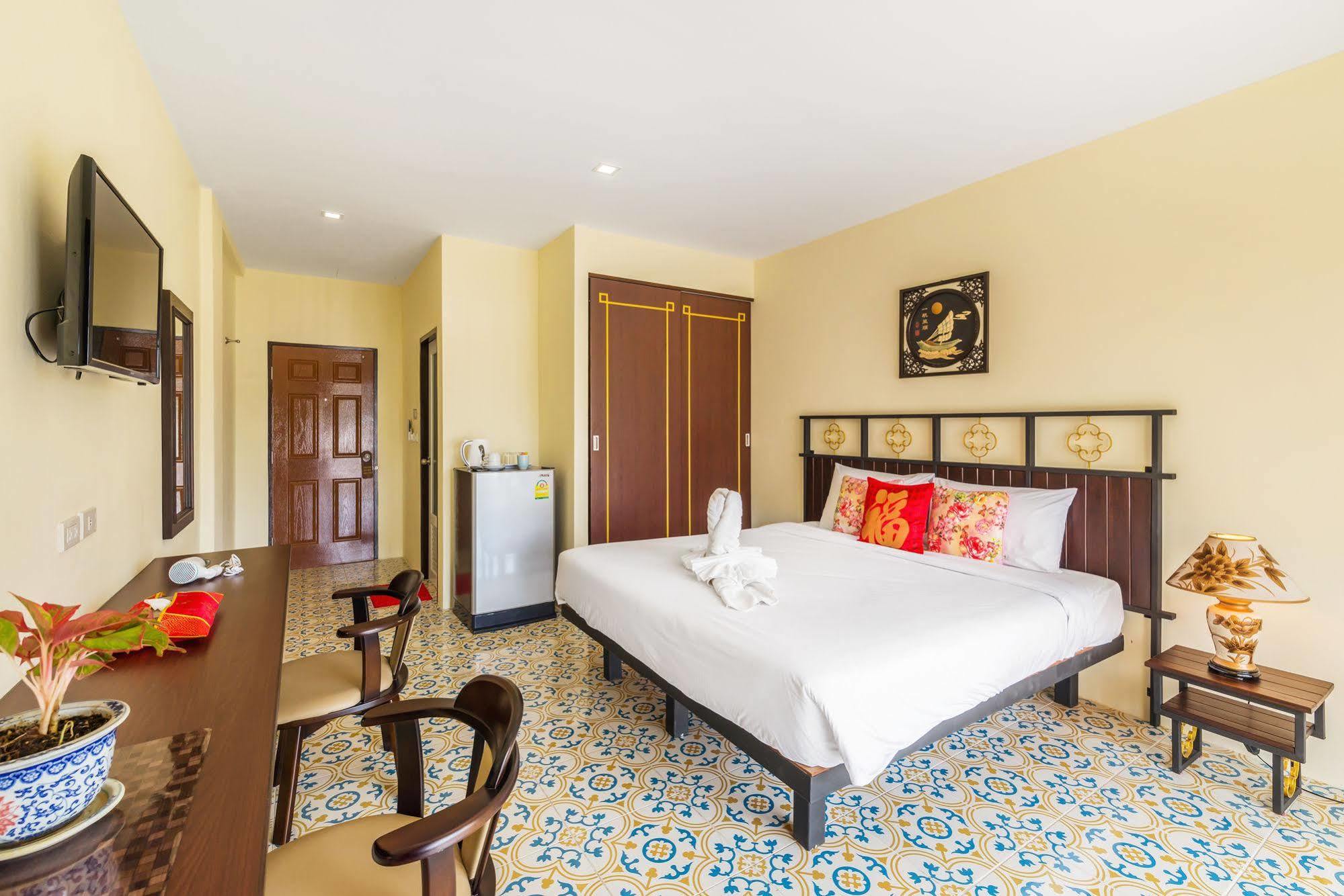 Le Hua Hotel Phuket