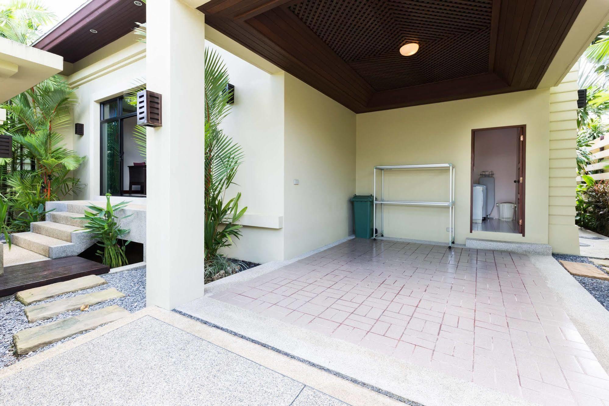 Baan-bua Villa Nai Harn