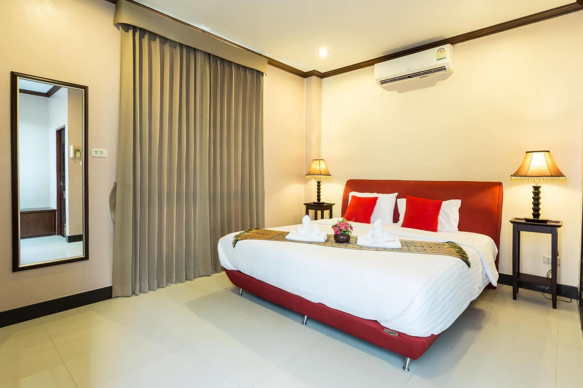 Hotel Kata Beachwalk And