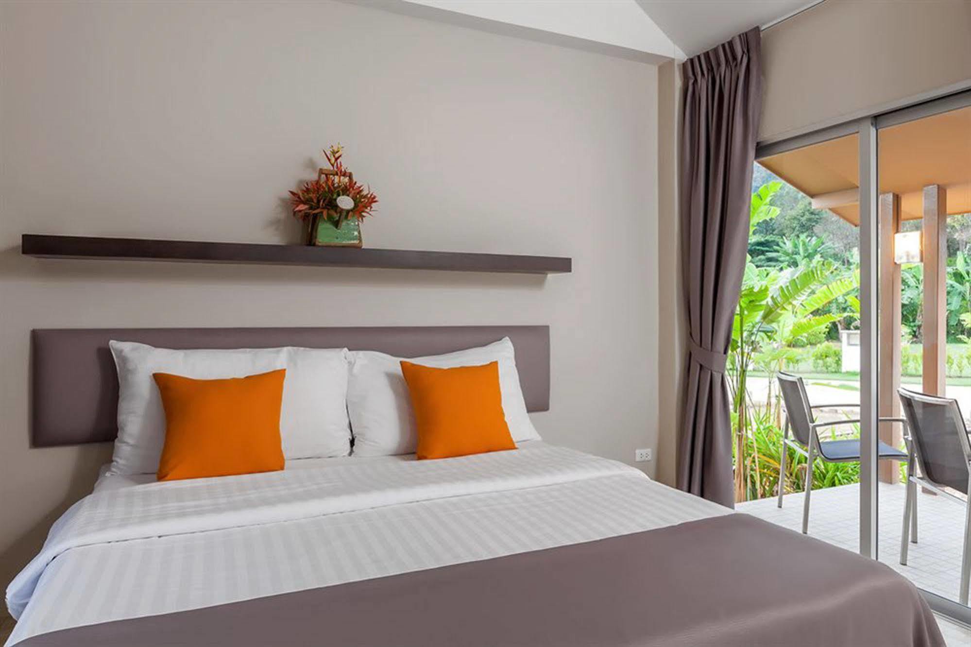 Thelifeco Wellbeing Phuket Detox Center And Vegan - Sha Nai Thon Beach