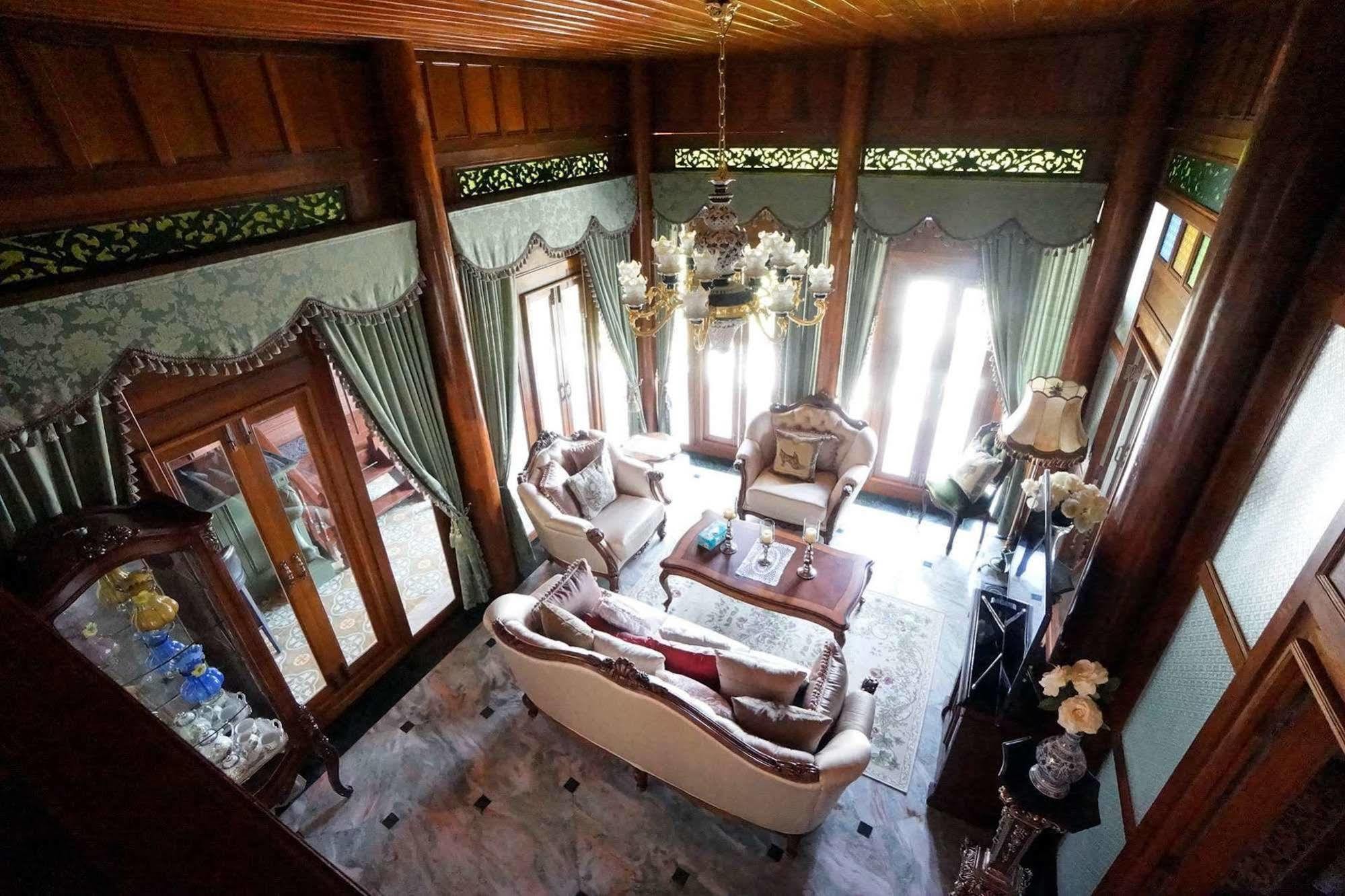 Hotel Baan Sang Pathum