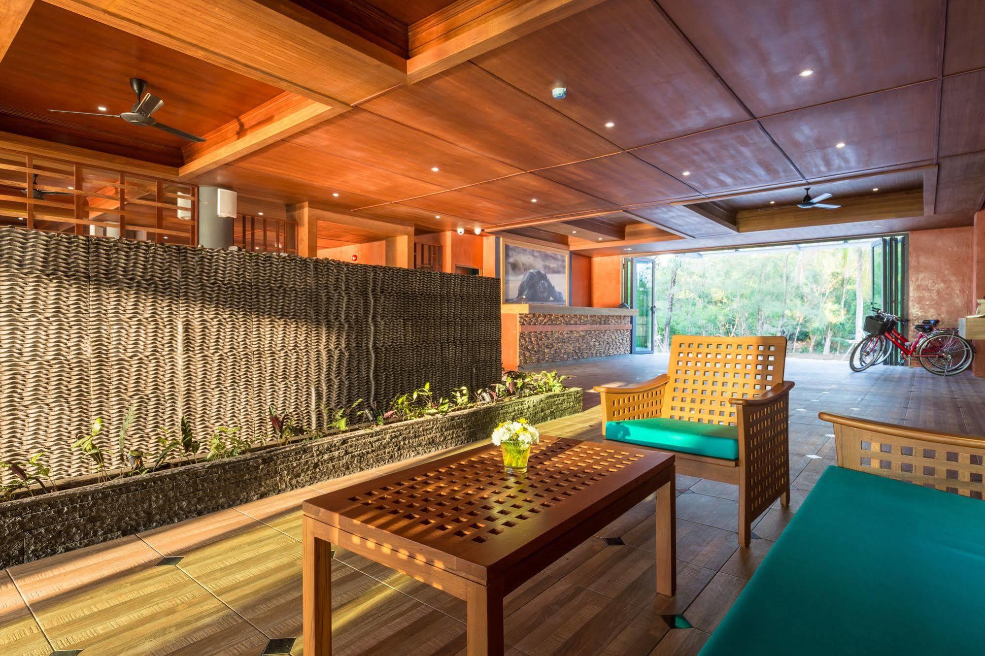 Hotel Coriacea Beachfront Boutique Phuket - Sha 4*