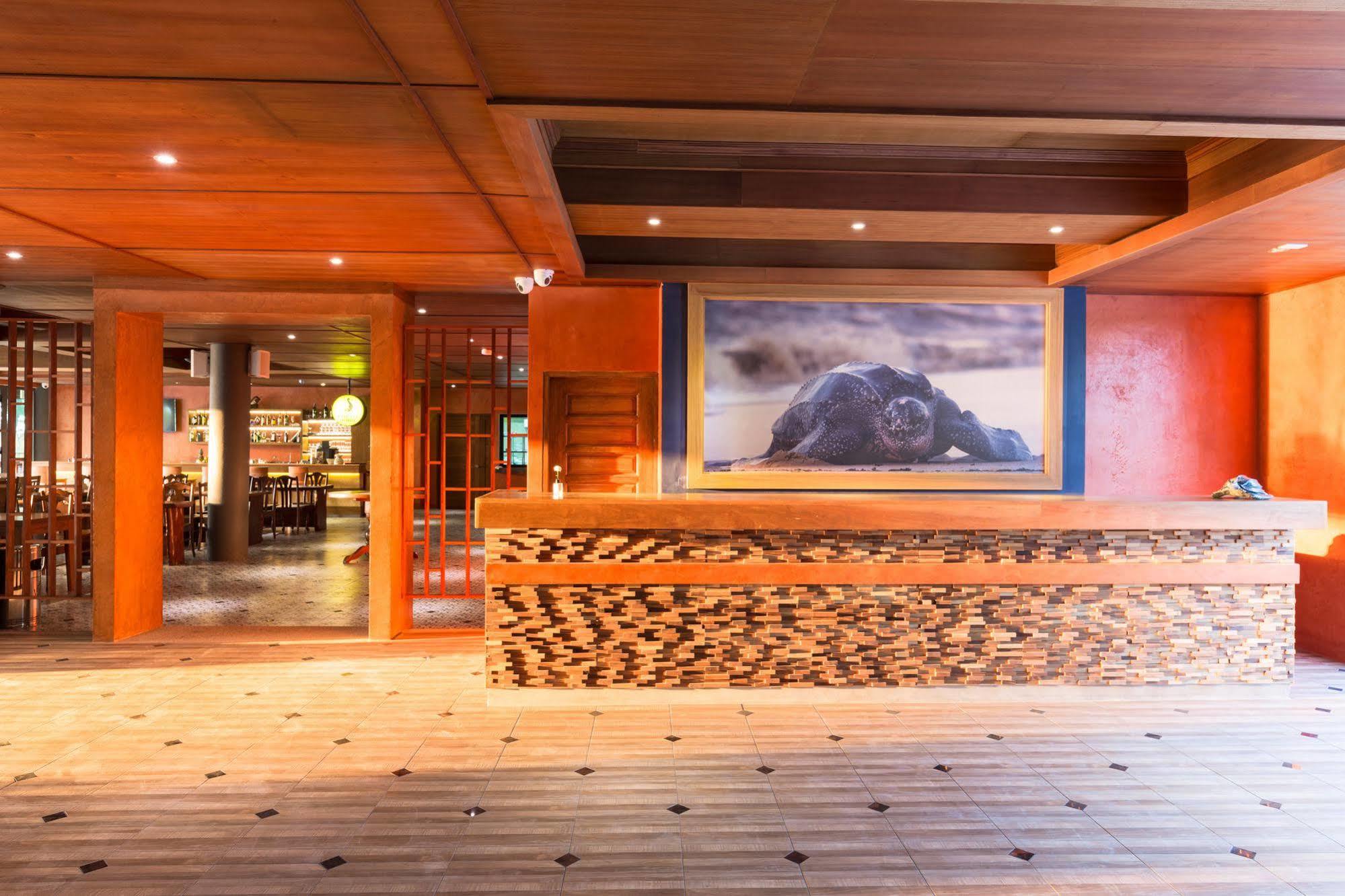 Hotel Coriacea Beachfront Boutique Phuket - Sha 4*