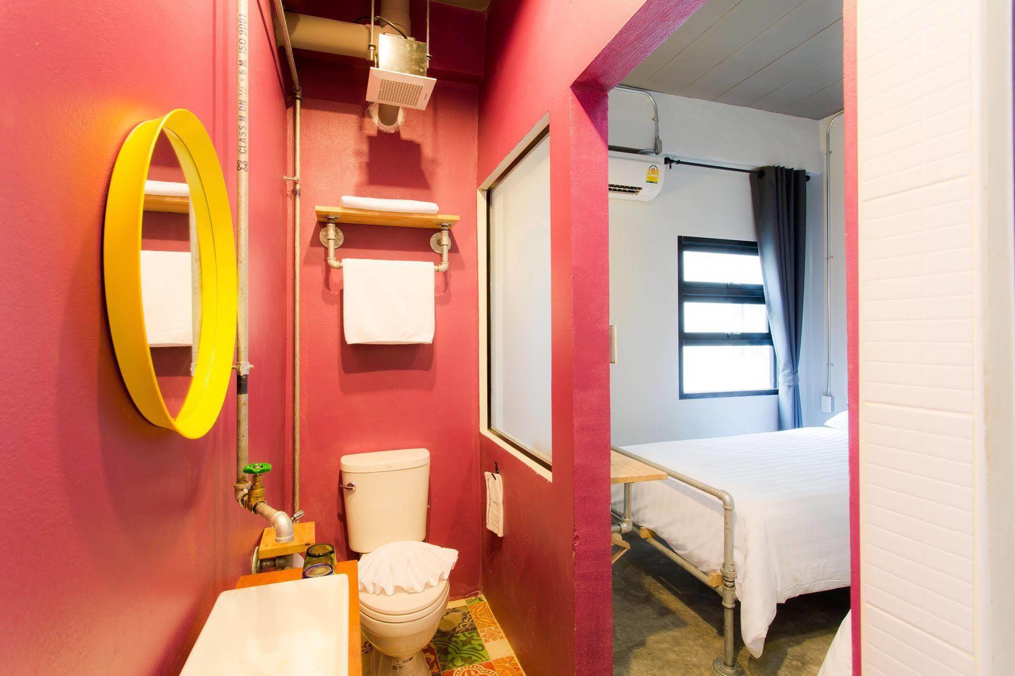 Bloo Hostel *