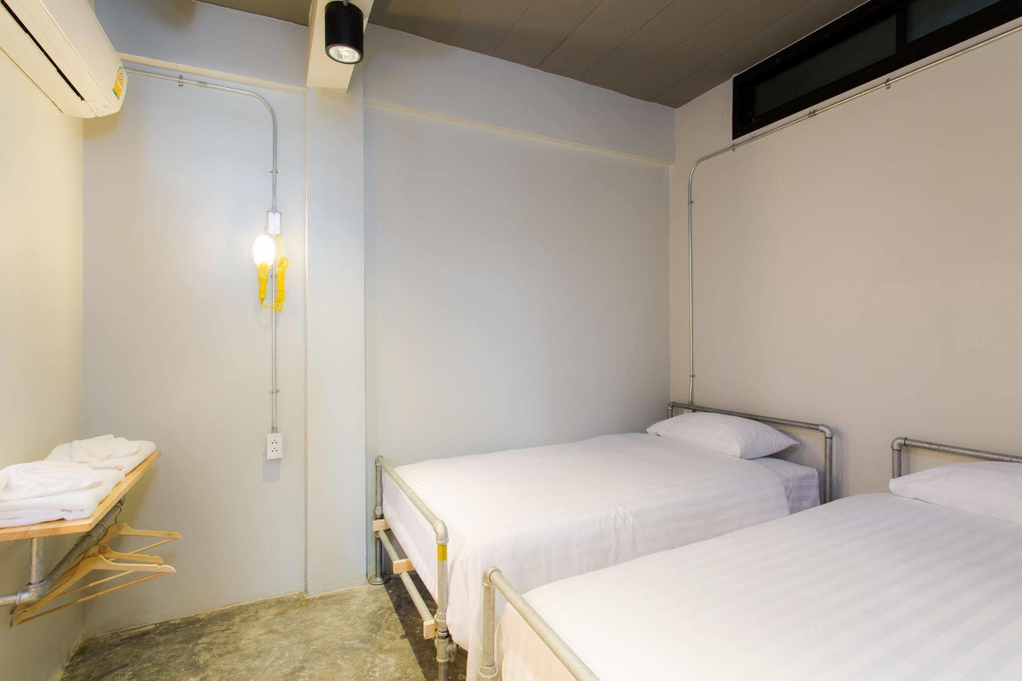 Bloo Hostel *