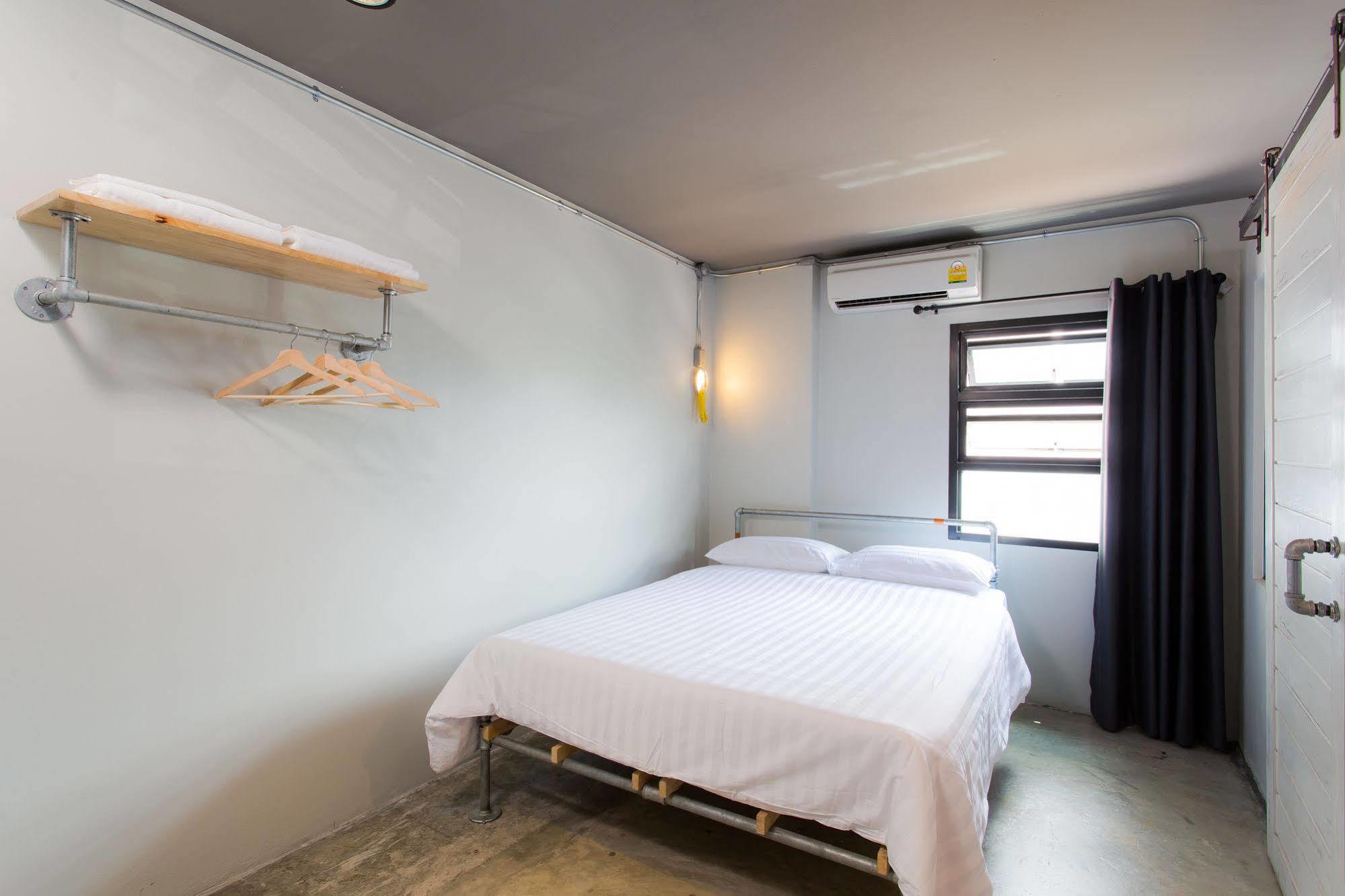 Bloo Hostel *