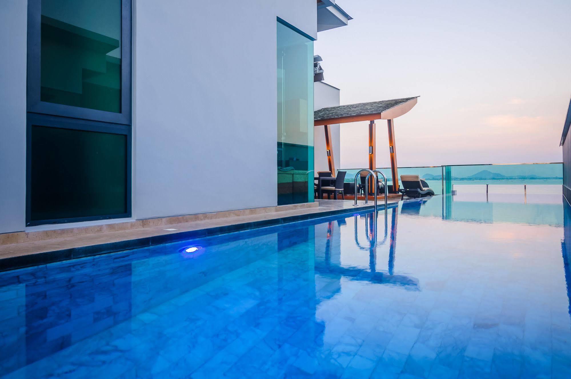 Elemental Villas Villa Rawai