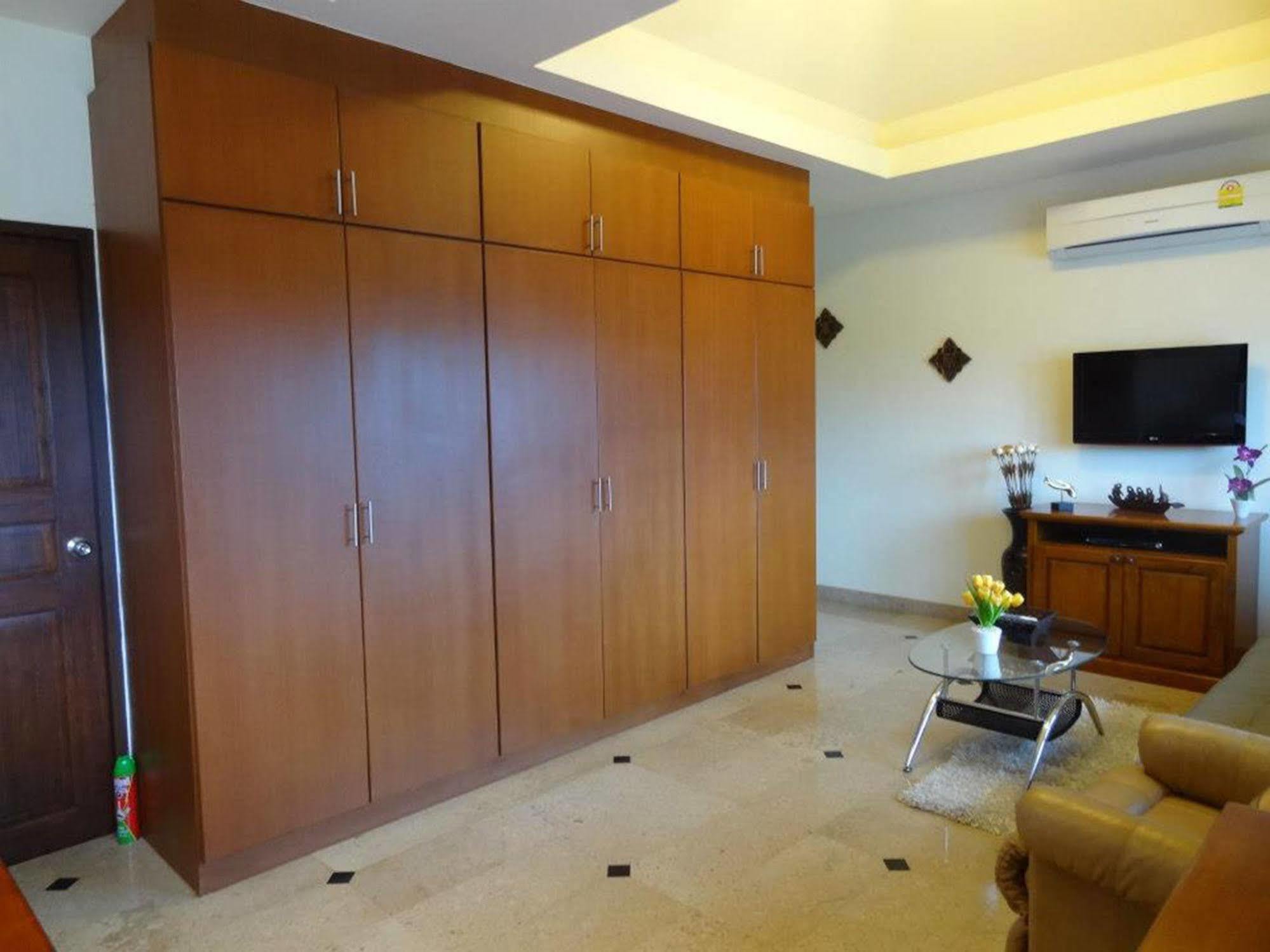 Hotel At Naiharn Boutique Hotel