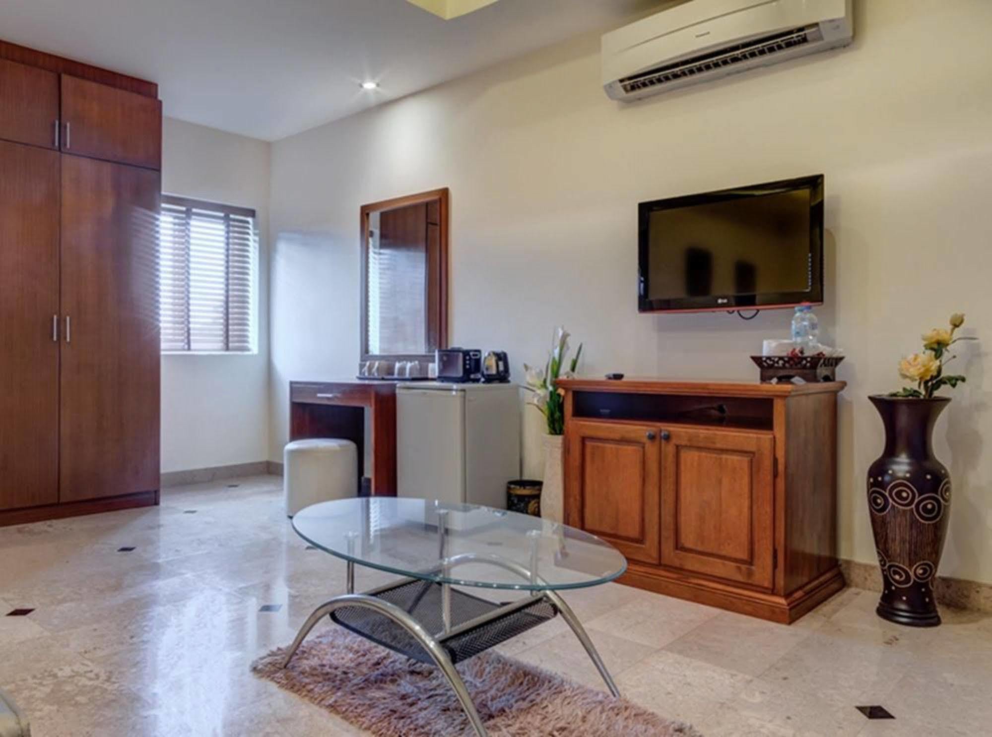 Hotel At Naiharn Boutique Hotel