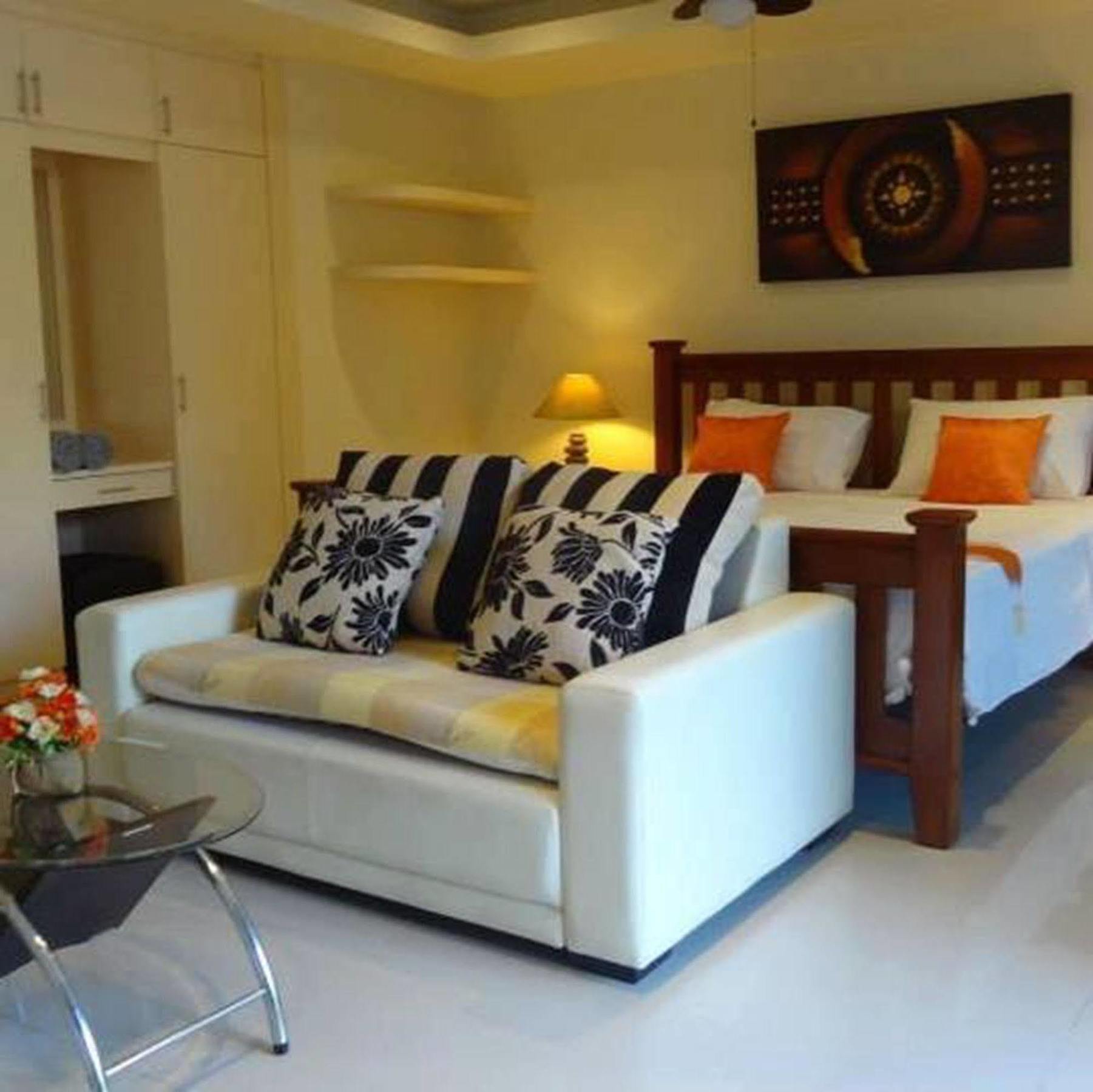 At Naiharn Boutique Hotel Rawai