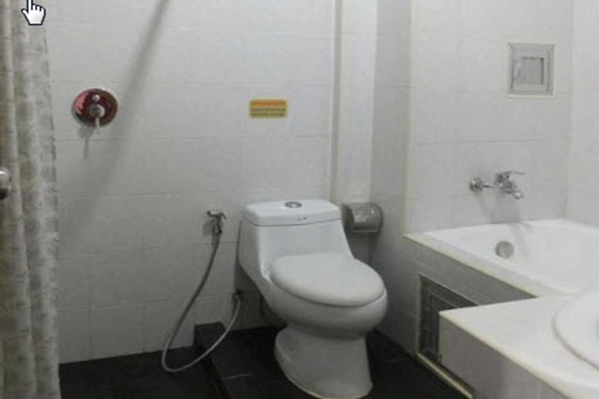 Dengba Phuket Hostel *