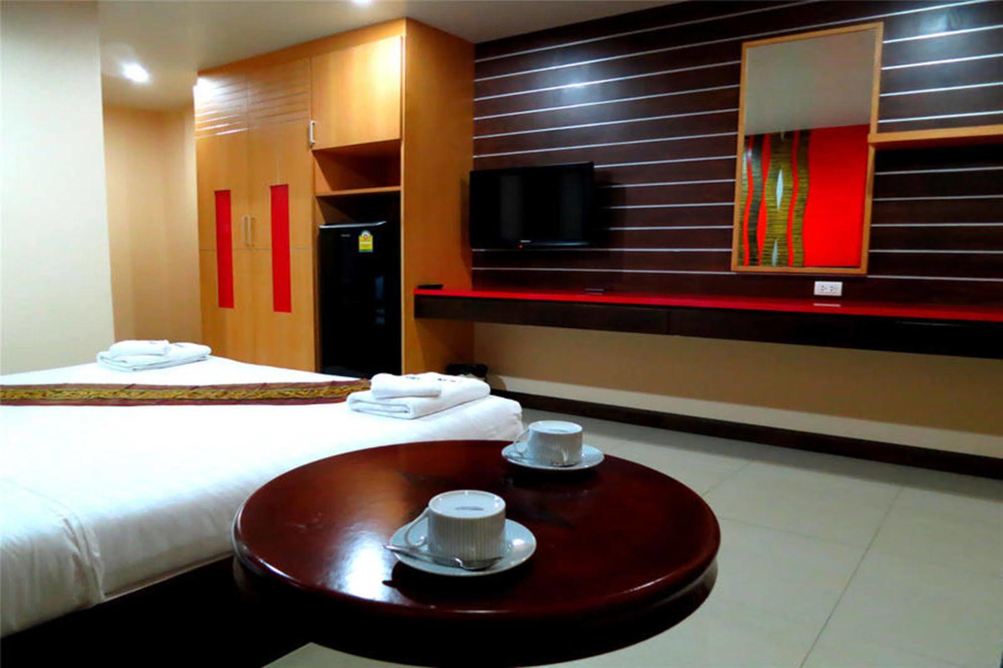 Hostel Dengba Phuket Patong