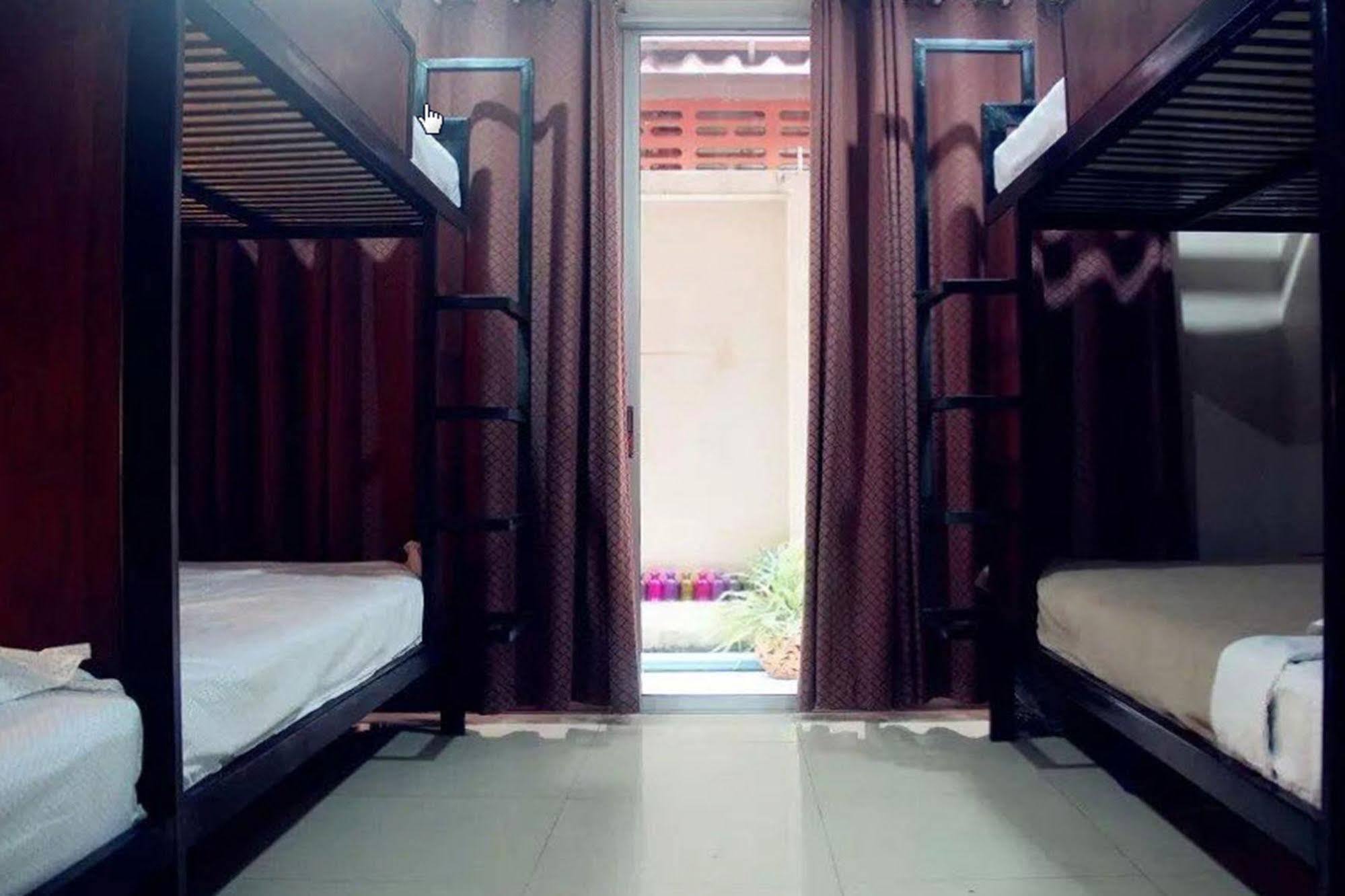 Hostel Dengba Phuket *