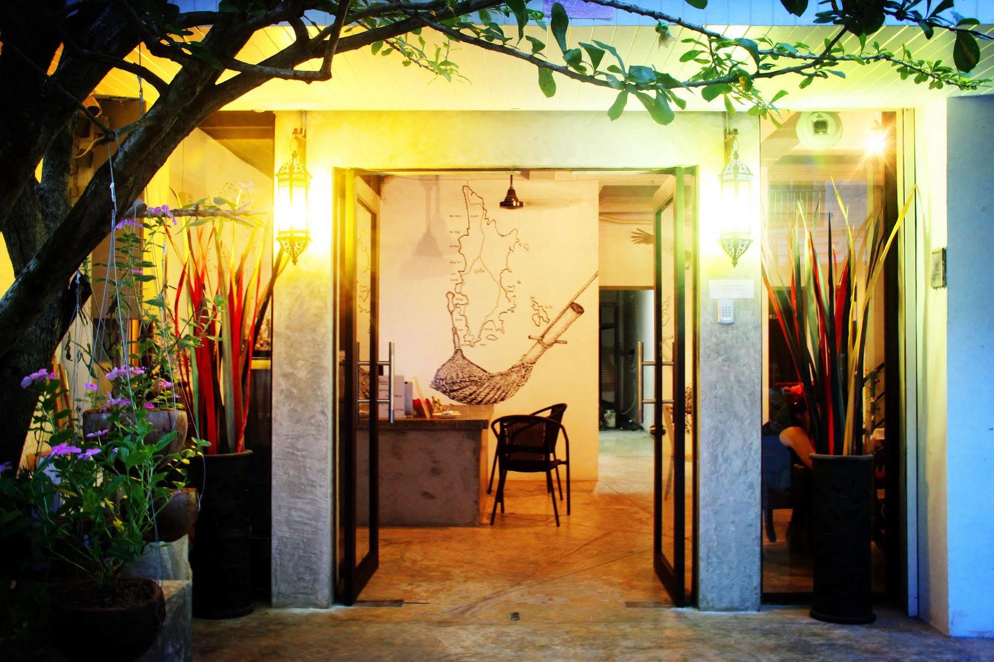 Dengba Phuket Hostel