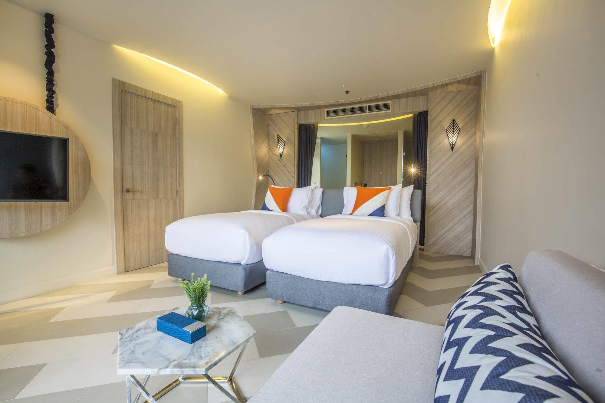 The Sis - Adult Only Resort