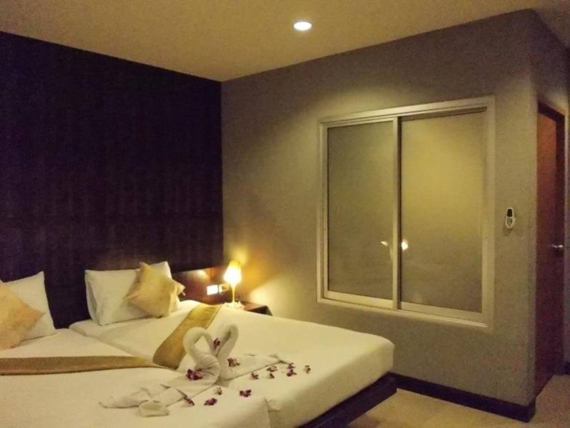 Palm Hotel