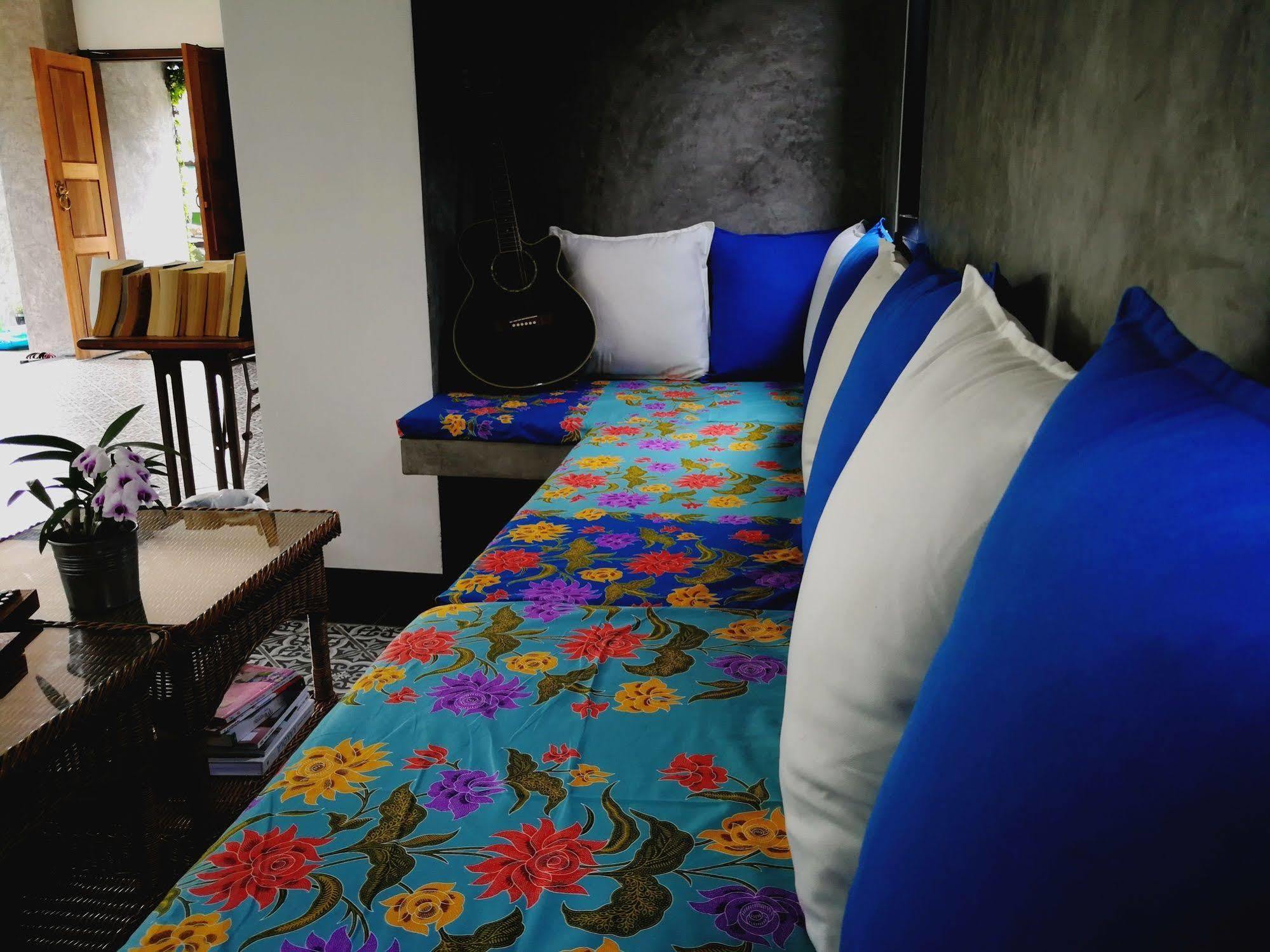 The Umbrella House - Sha Extra Hotel 2*