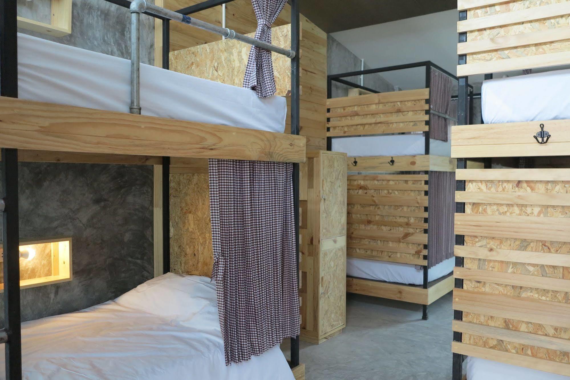 Hostel Chillhub Phuket *