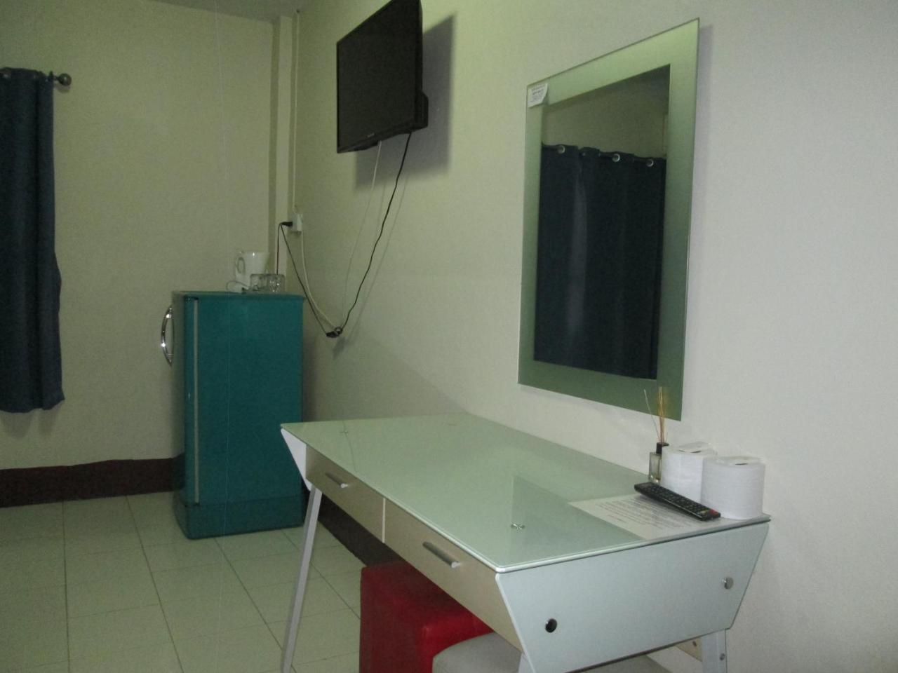 Pineapple Guest house Karon