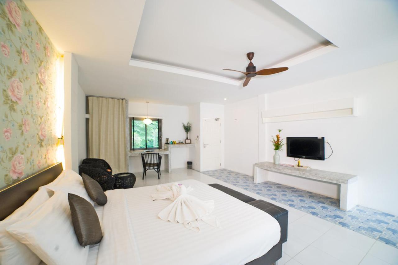 Surintra Boutique Surin Beach (Phuket)
