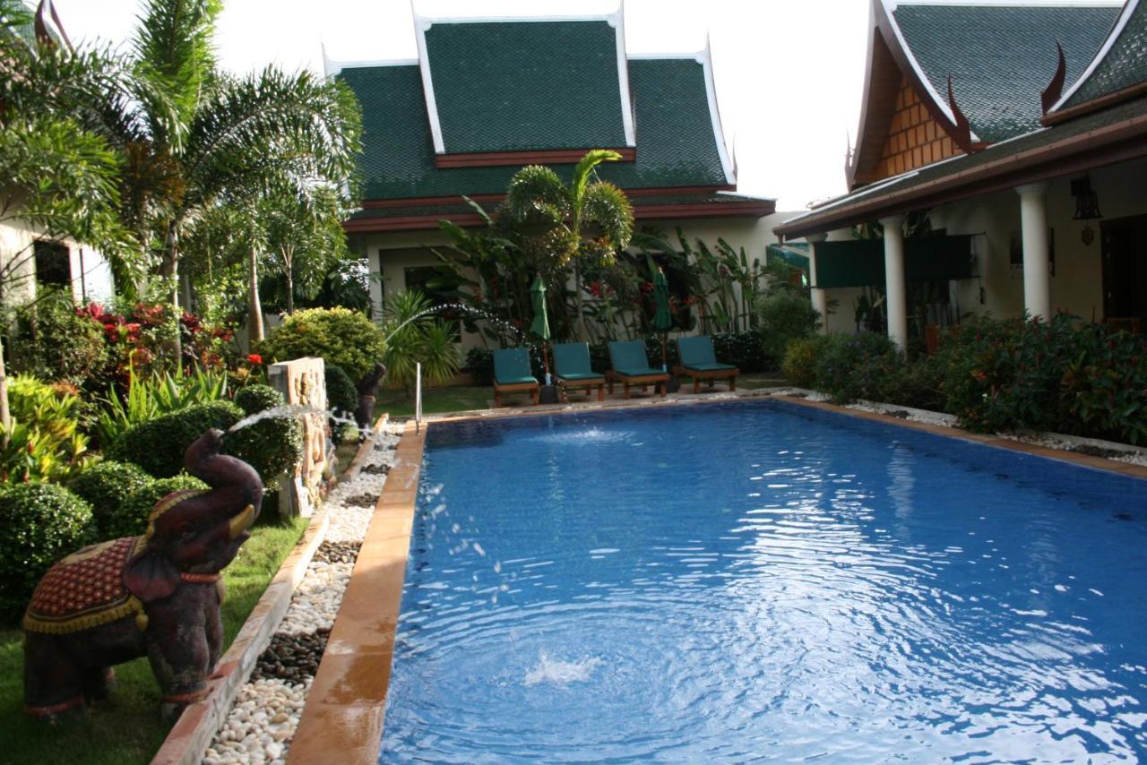 Acomodação com café da manhã  Villa Angelica Bed And Breakfast In Phuket Phuket