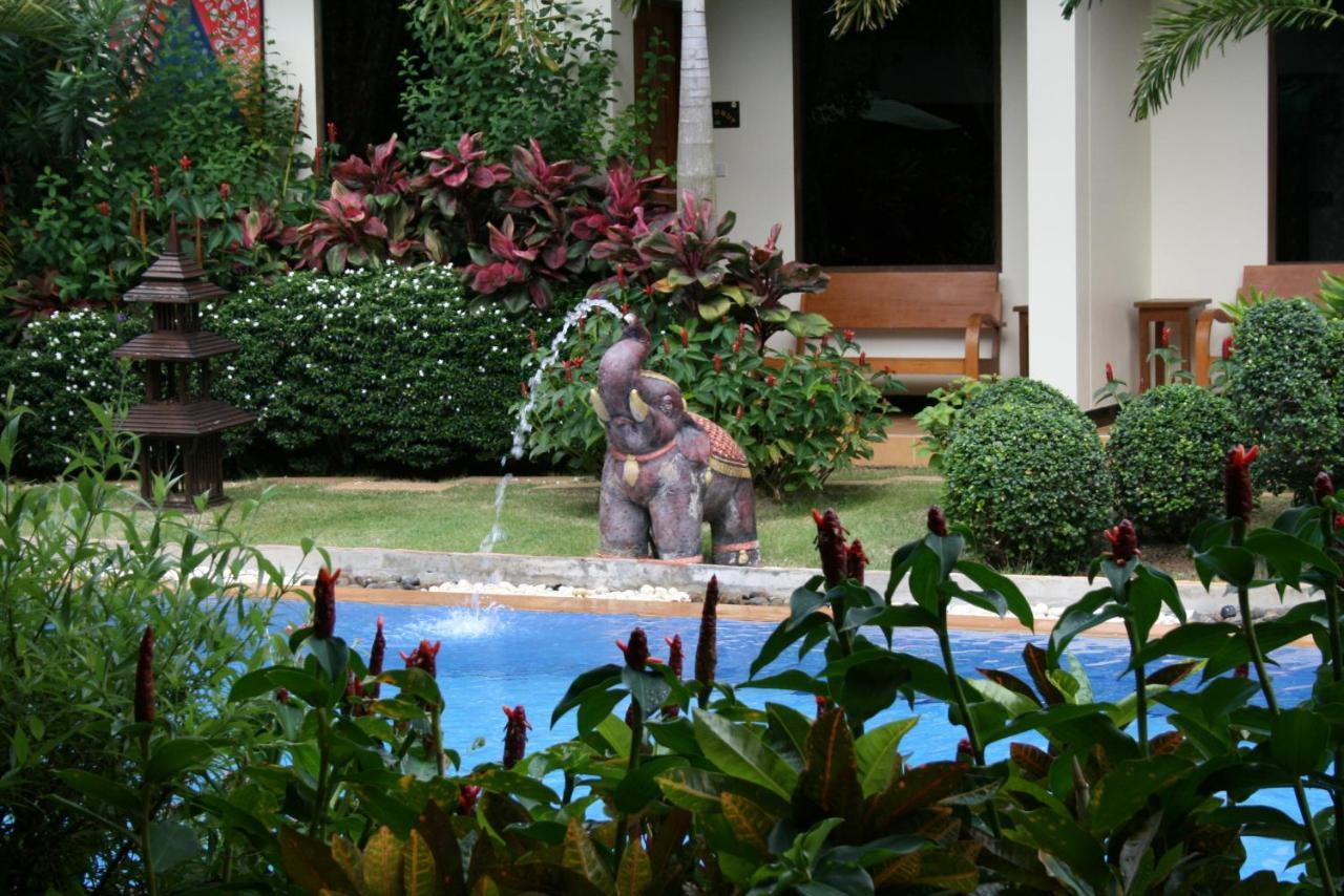 Acomodação com café da manhã  Villa Angelica Bed And Breakfast In Phuket Phuket