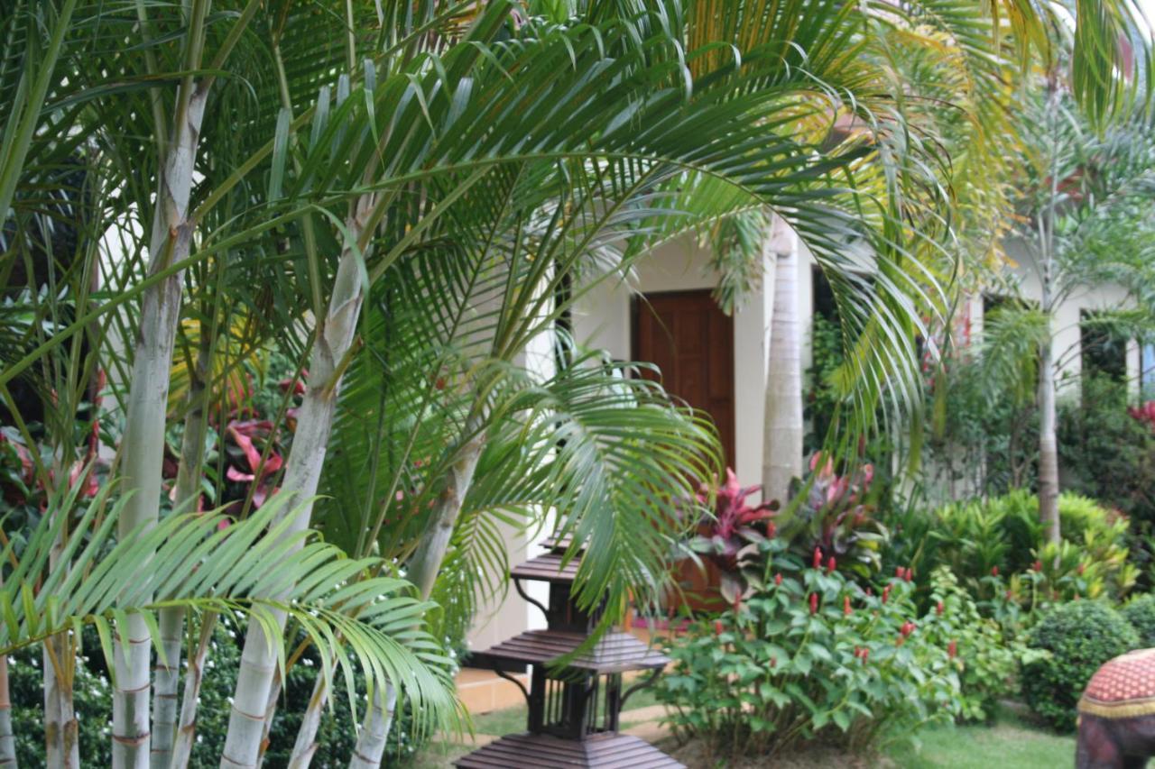 Acomodação com café da manhã  Villa Angelica Bed And Breakfast In Phuket Phuket