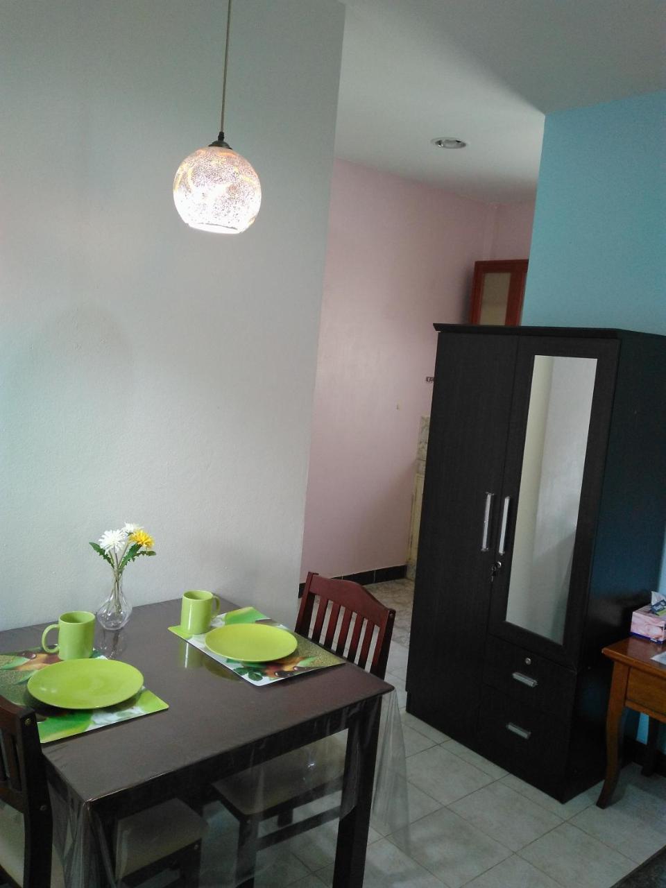 With Aircon N Kitchen Apartment *
