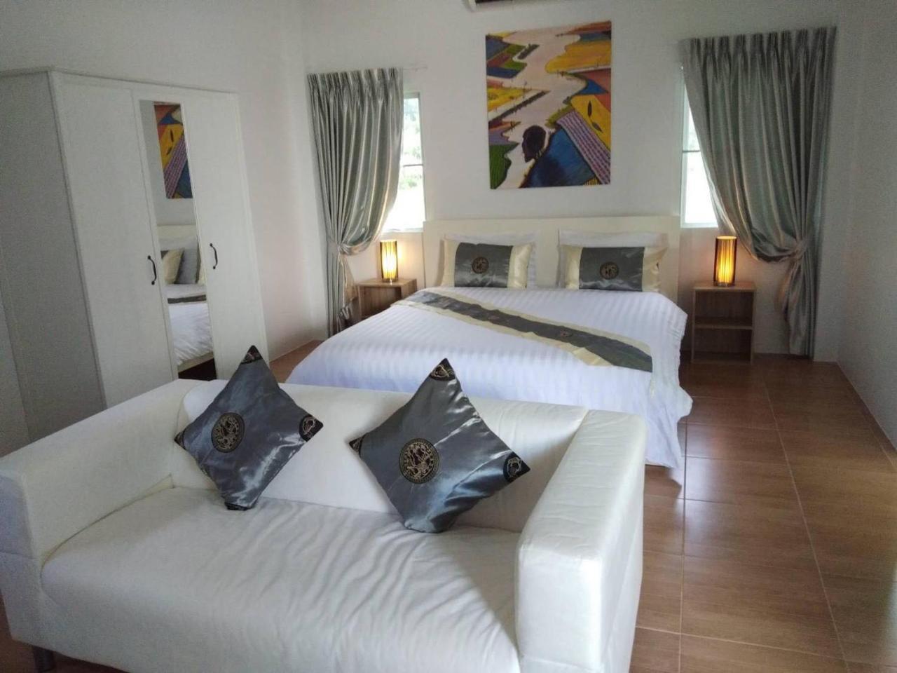 La Maison Ya Nui Phuket 2*