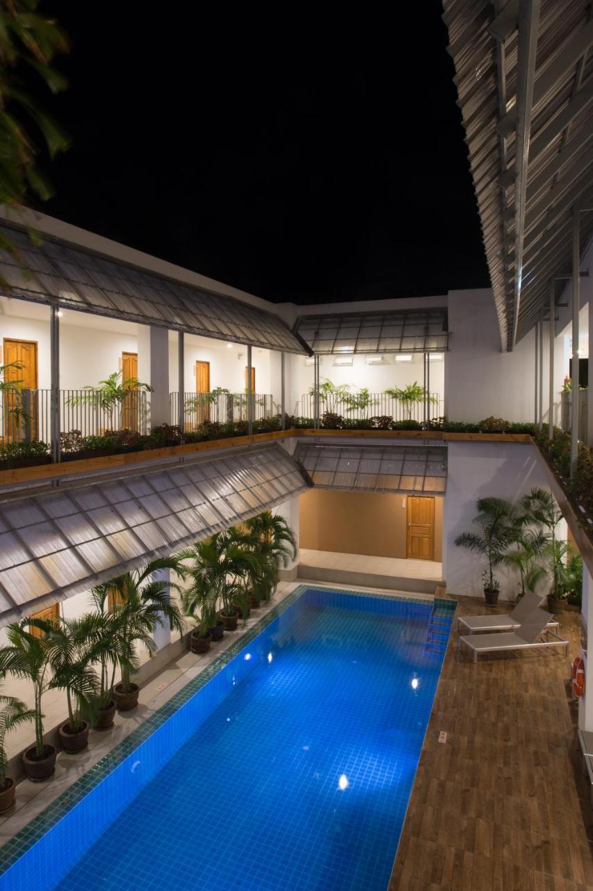 Nonnee Kata Phuket *