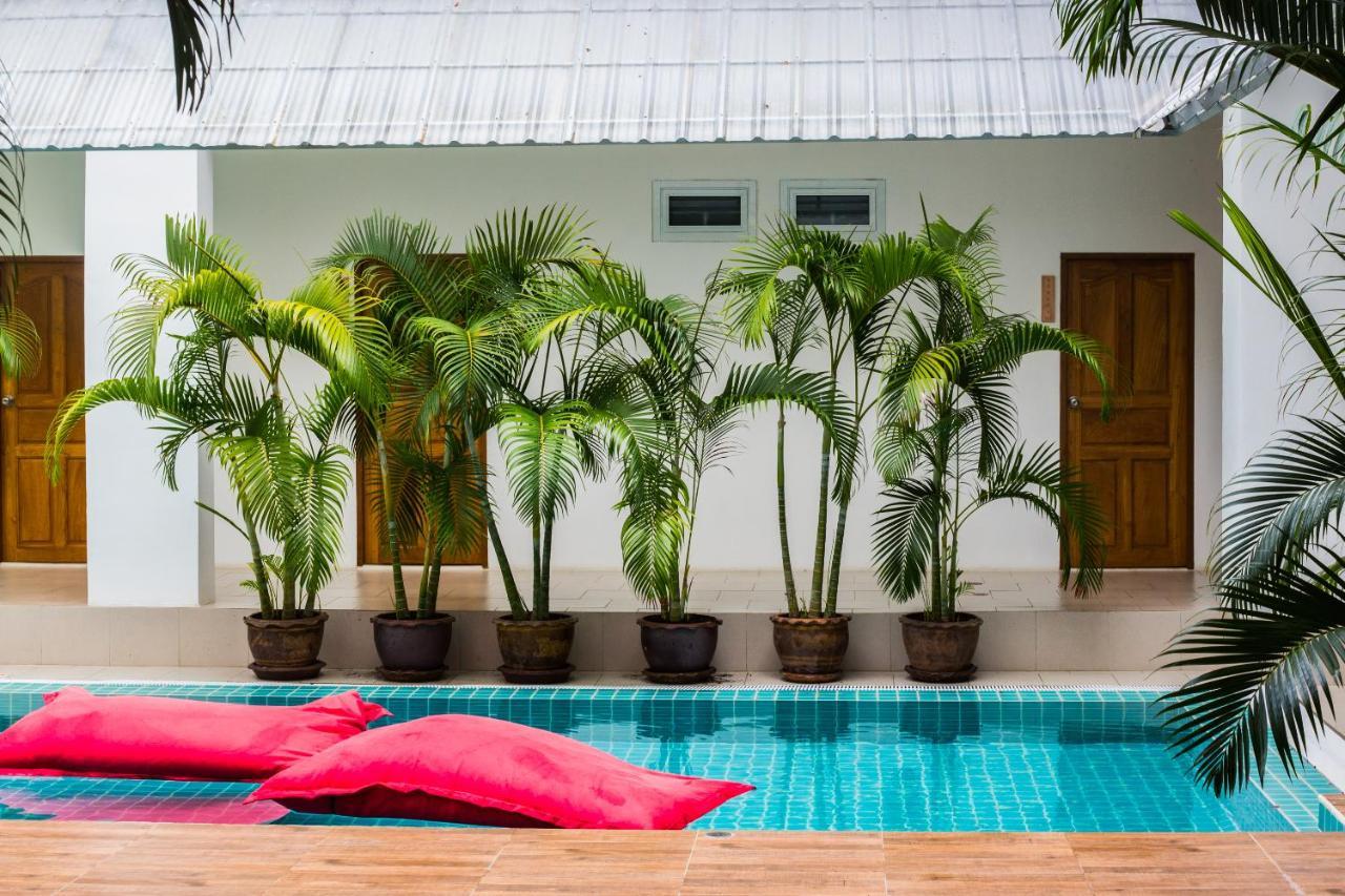 Nonnee Kata Phuket Ostello *