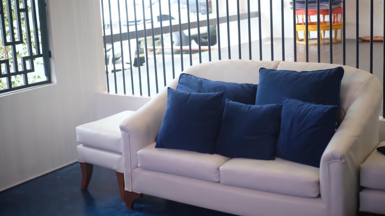 White Poshtel Phuket