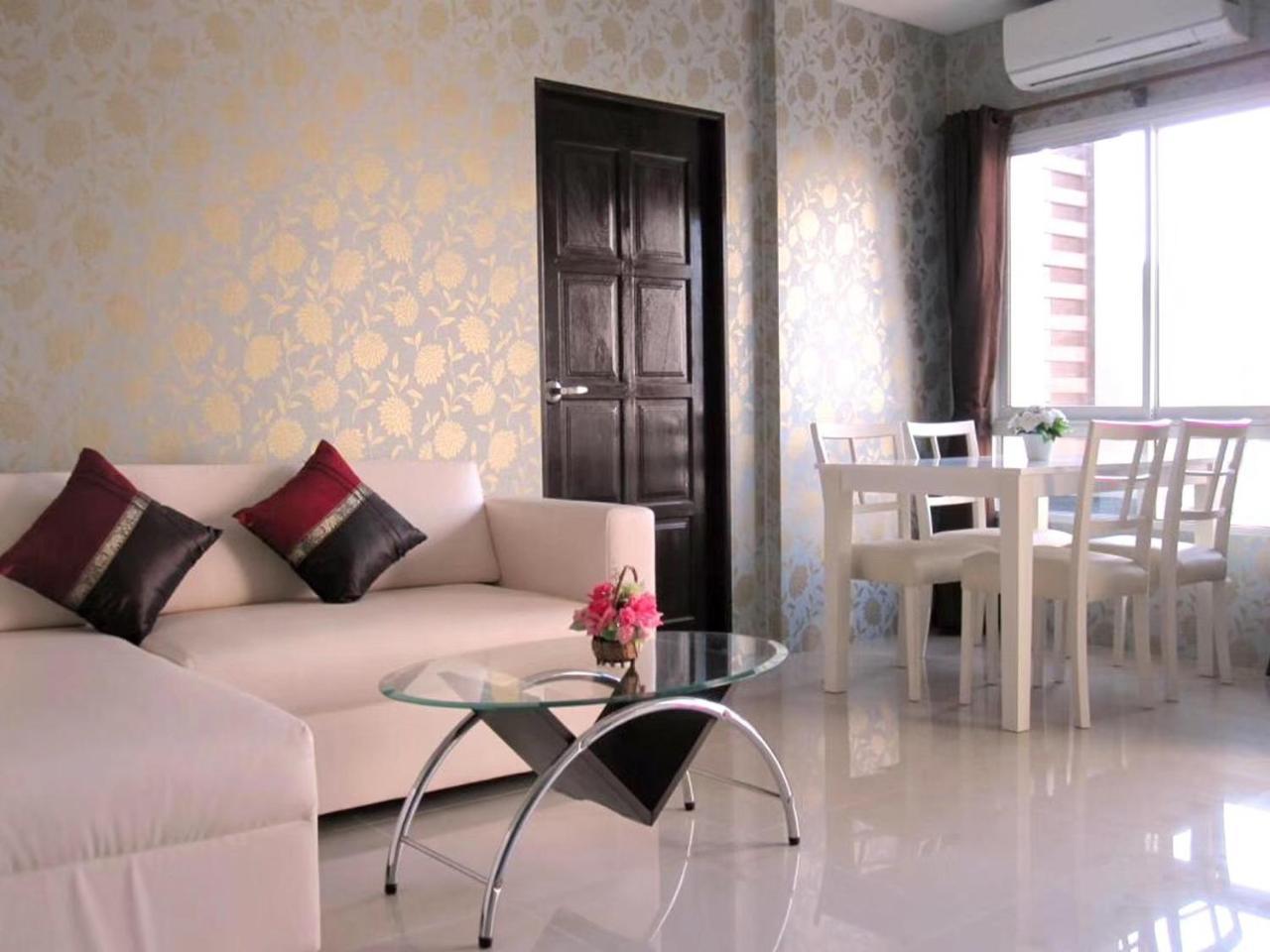 Only Blue Aparthotel