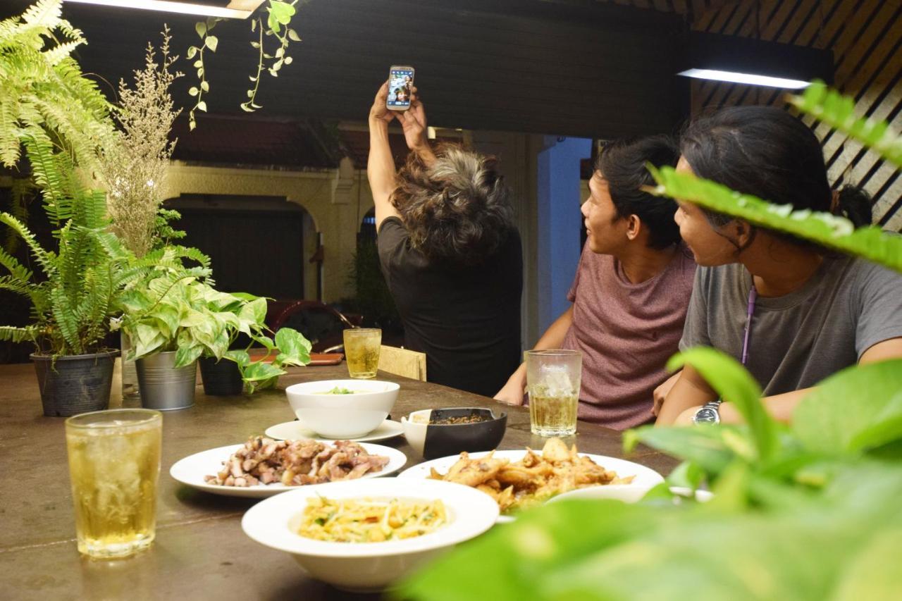 Hugger (adults Only) 2* Phuket