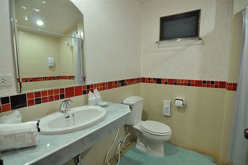 Hotel Chalong & 3*