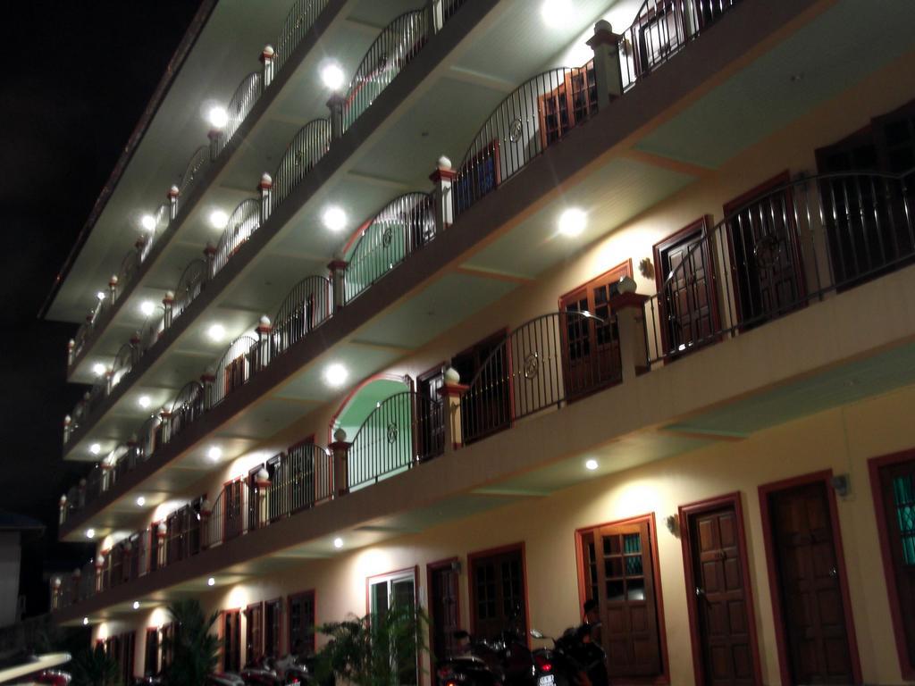 Neeraja Guest house 2*