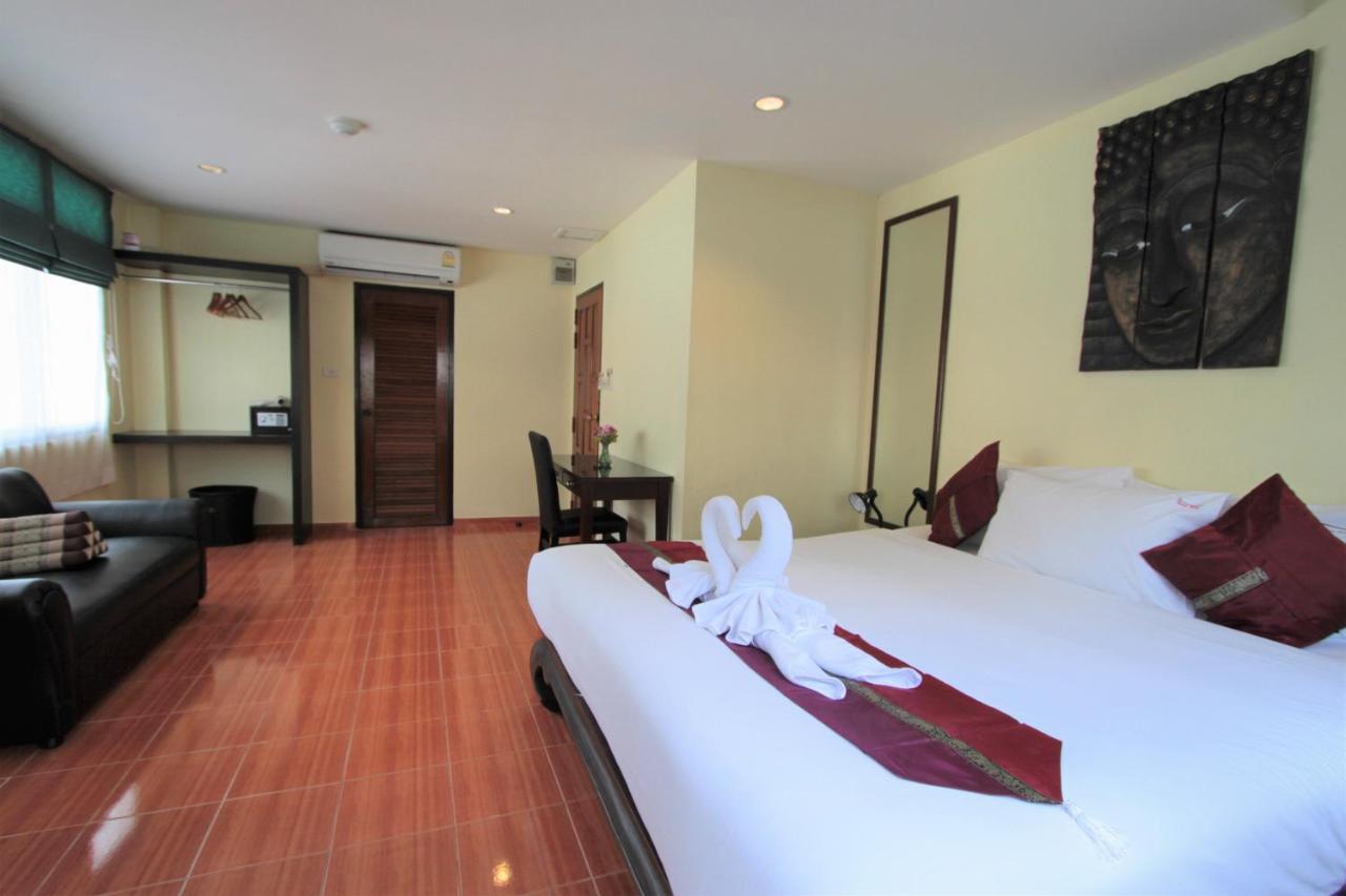 Hotel Karon Pool