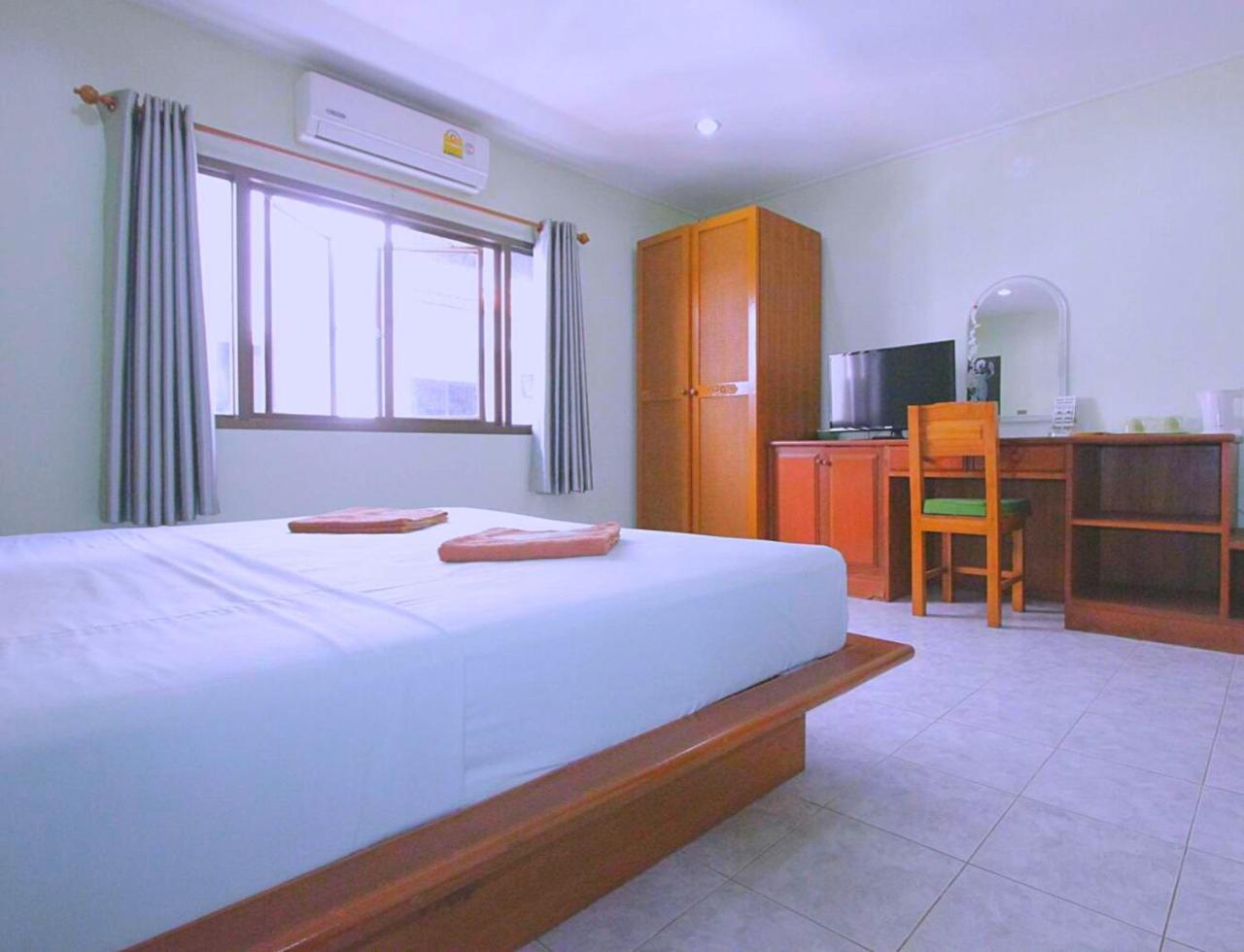 Island Guest house Karon