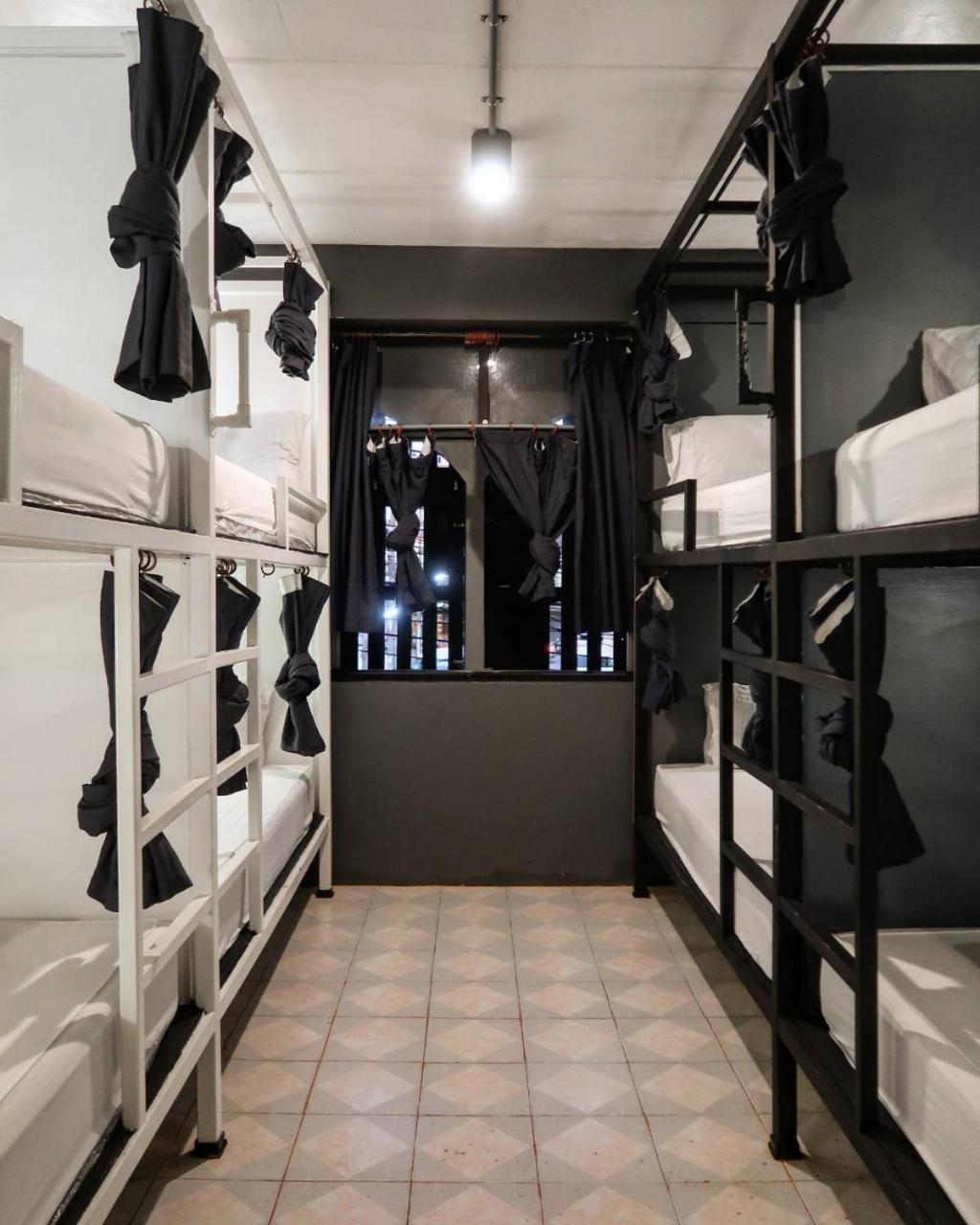 Bandai Ll Poshtel Hostel Phuket