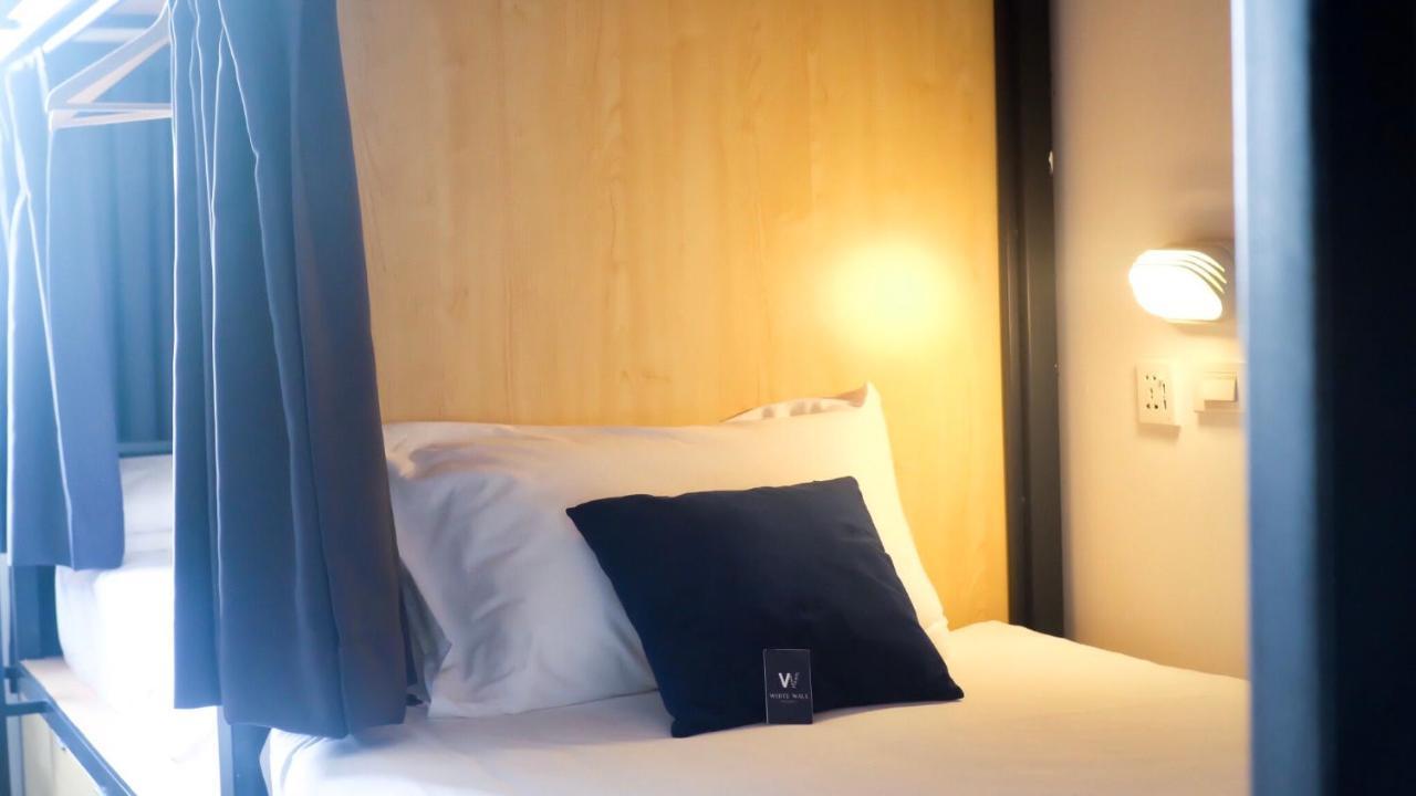 White Poshtel