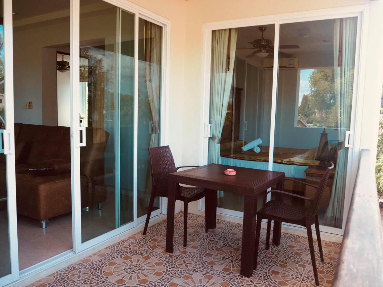 Apartment Baan Rosa Bangtao *